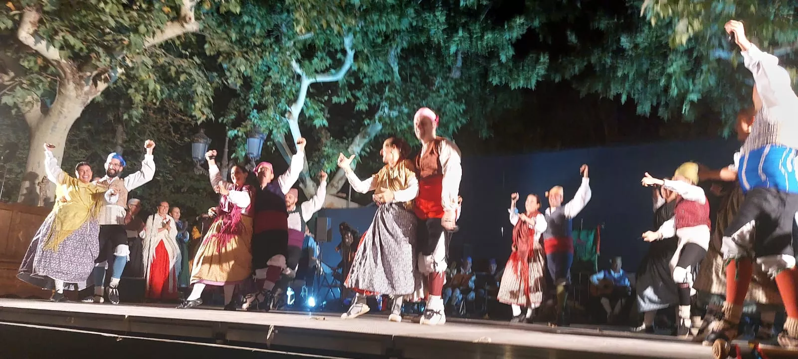 Actuación de la Agrupación Folklórica Santa Cecilia.