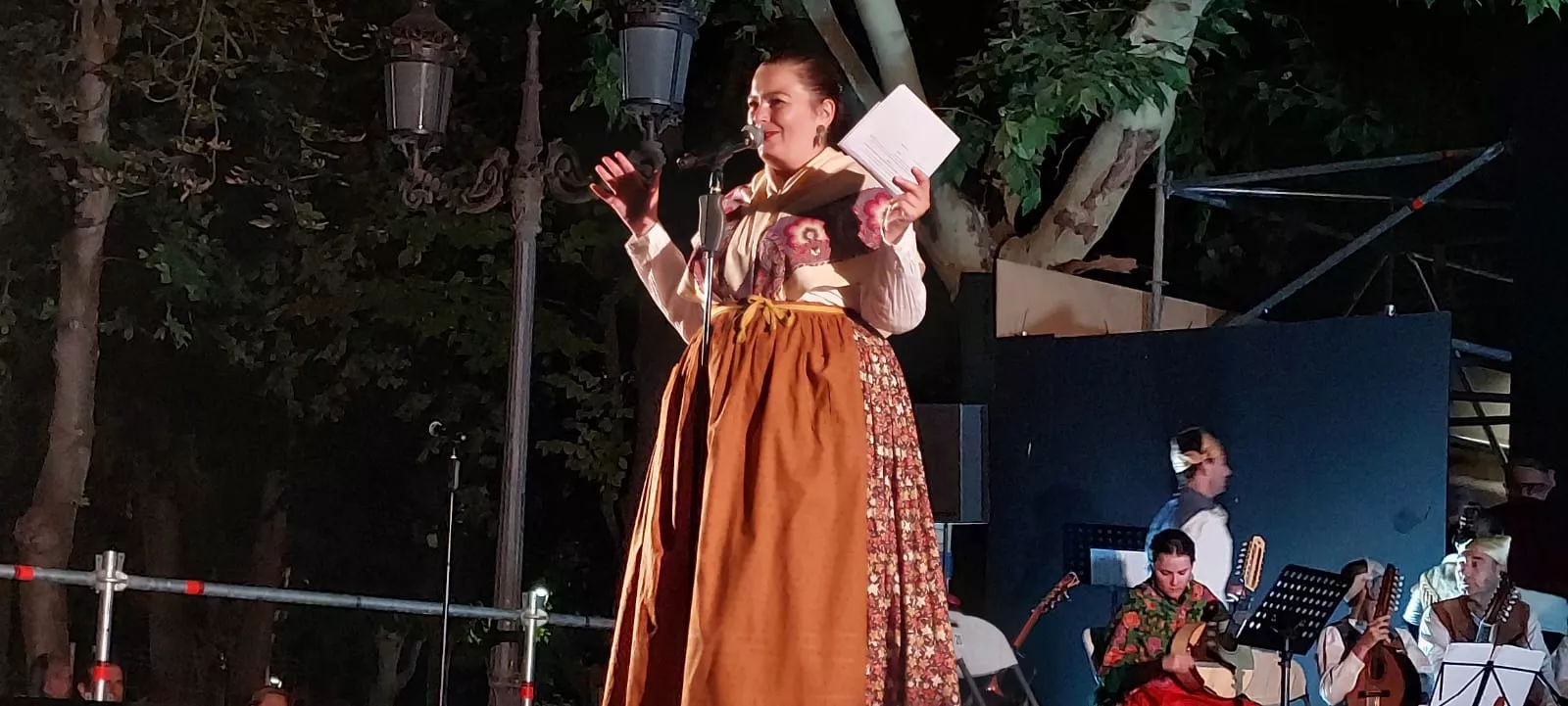 Actuación de la Agrupación Folklórica Santa Cecilia. 