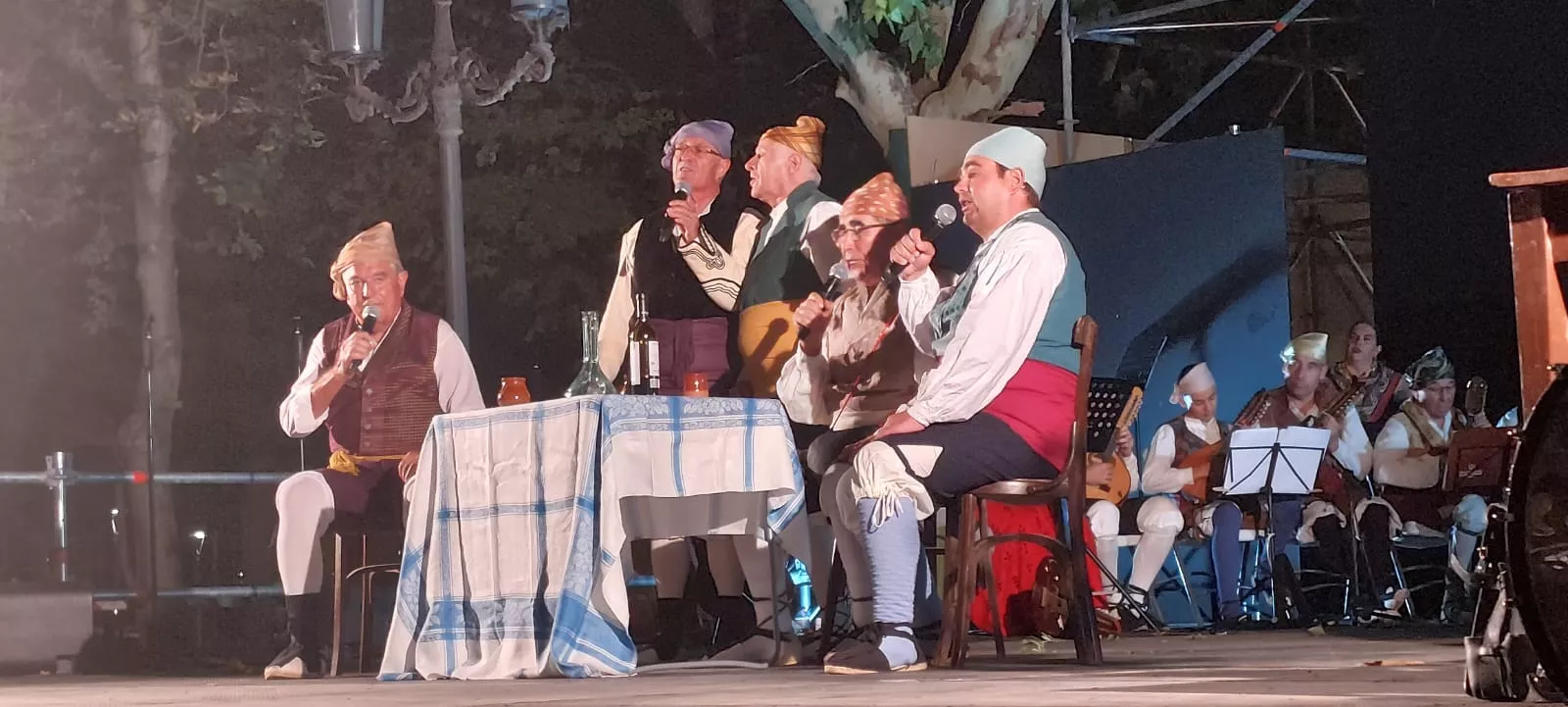 Actuación de la Agrupación Folklórica Santa Cecilia.