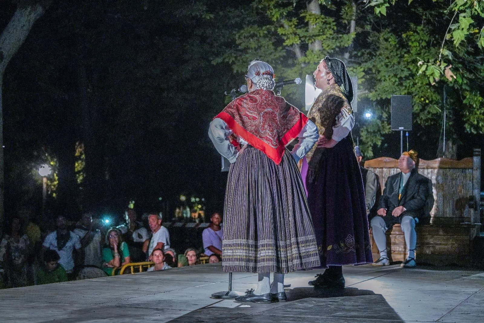 Actuación de la Agrupación Folklórica Santa Cecilia. Foto José Antonio Terrón