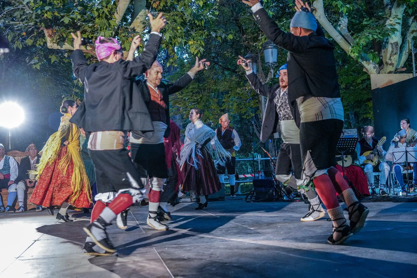 Actuación de la Agrupación Folklórica Santa Cecilia. Foto José Antonio Terrón
