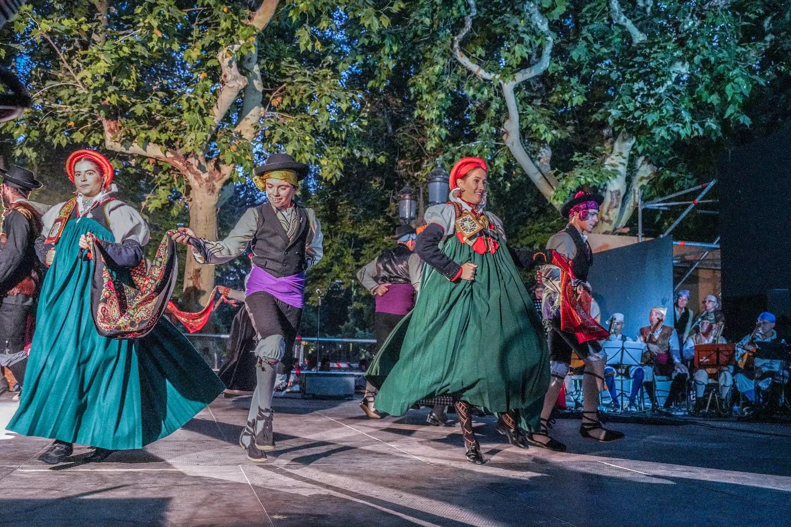 Actuación de la Agrupación Folklórica Santa Cecilia. Foto José Antonio Terrón