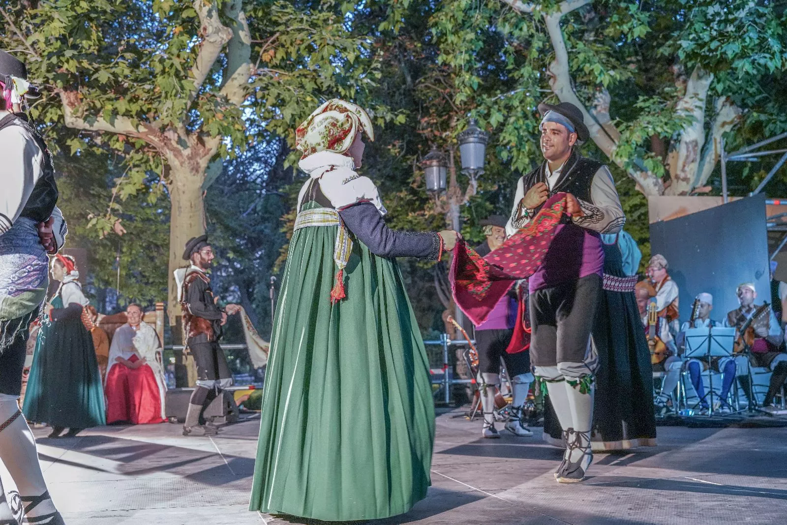 Actuación de la Agrupación Folklórica Santa Cecilia. Foto José Antonio Terrón