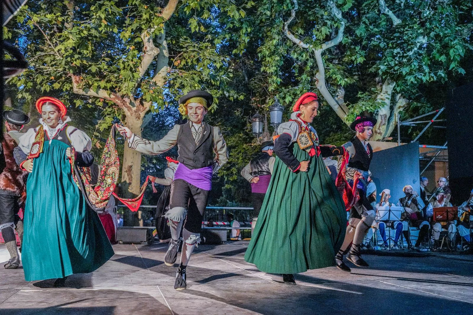 Actuación de la Agrupación Folklórica Santa Cecilia. Foto José Antonio Terrón