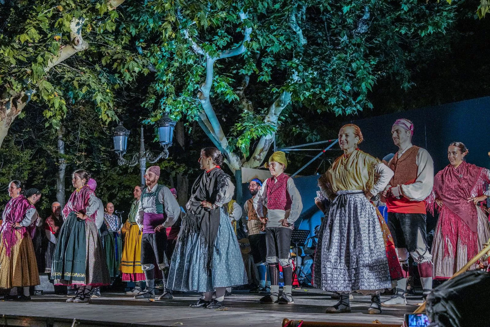 Actuación de la Agrupación Folklórica Santa Cecilia. Foto José Antonio Terrón