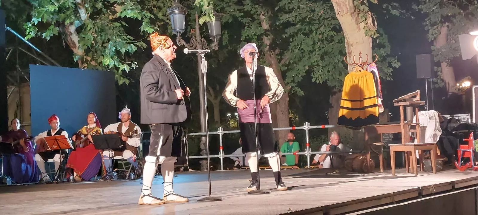 Actuación de la Agrupación Folklórica Santa Cecilia. 