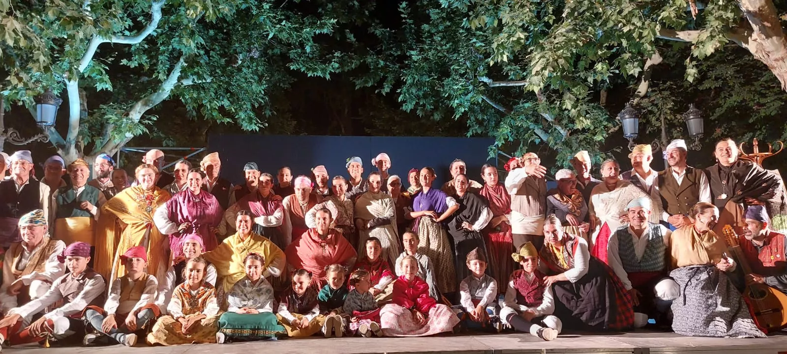 Actuación de la Agrupación Folklórica Santa Cecilia. 