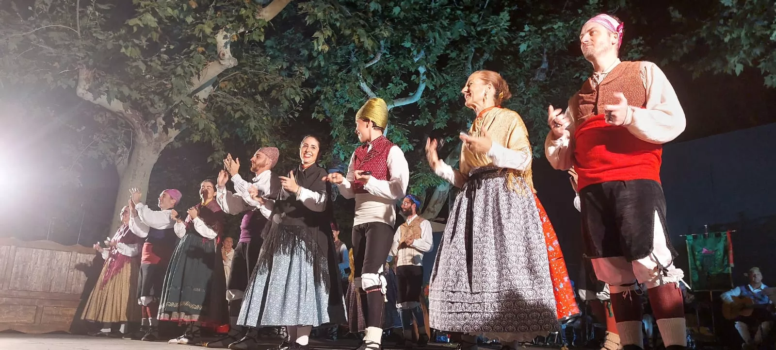 Actuación de la Agrupación Folklórica Santa Cecilia.