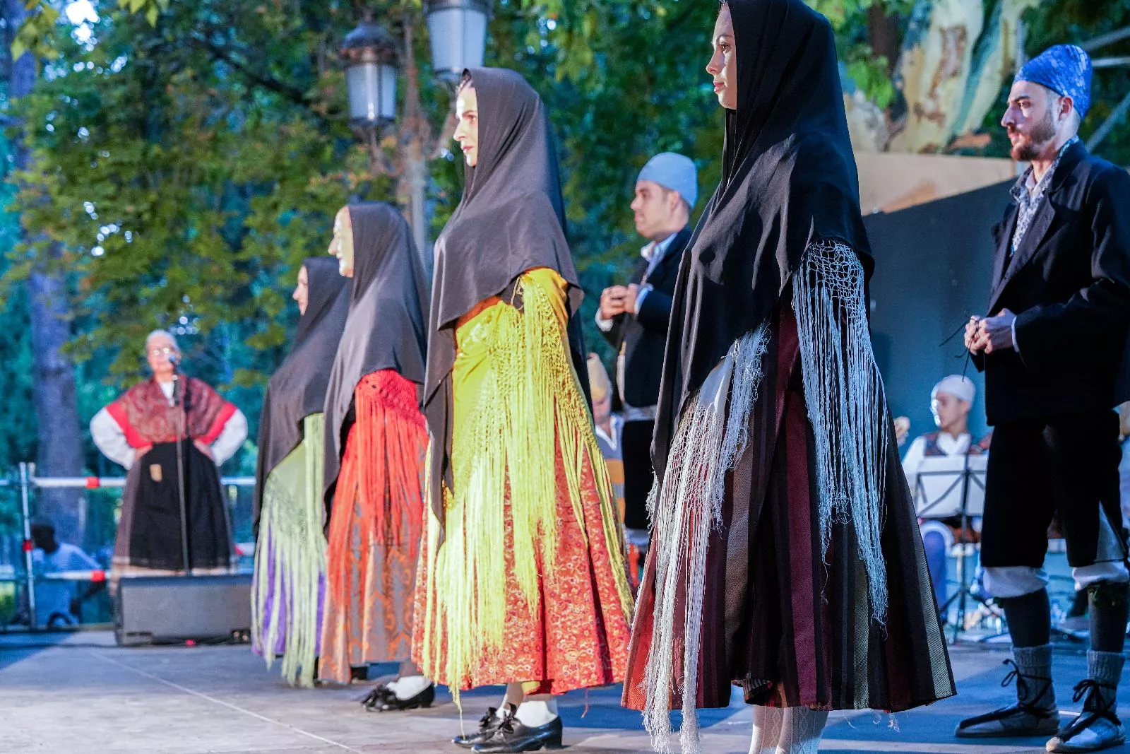 Actuación de la Agrupación Folklórica Santa Cecilia. Foto José Antonio Terrón