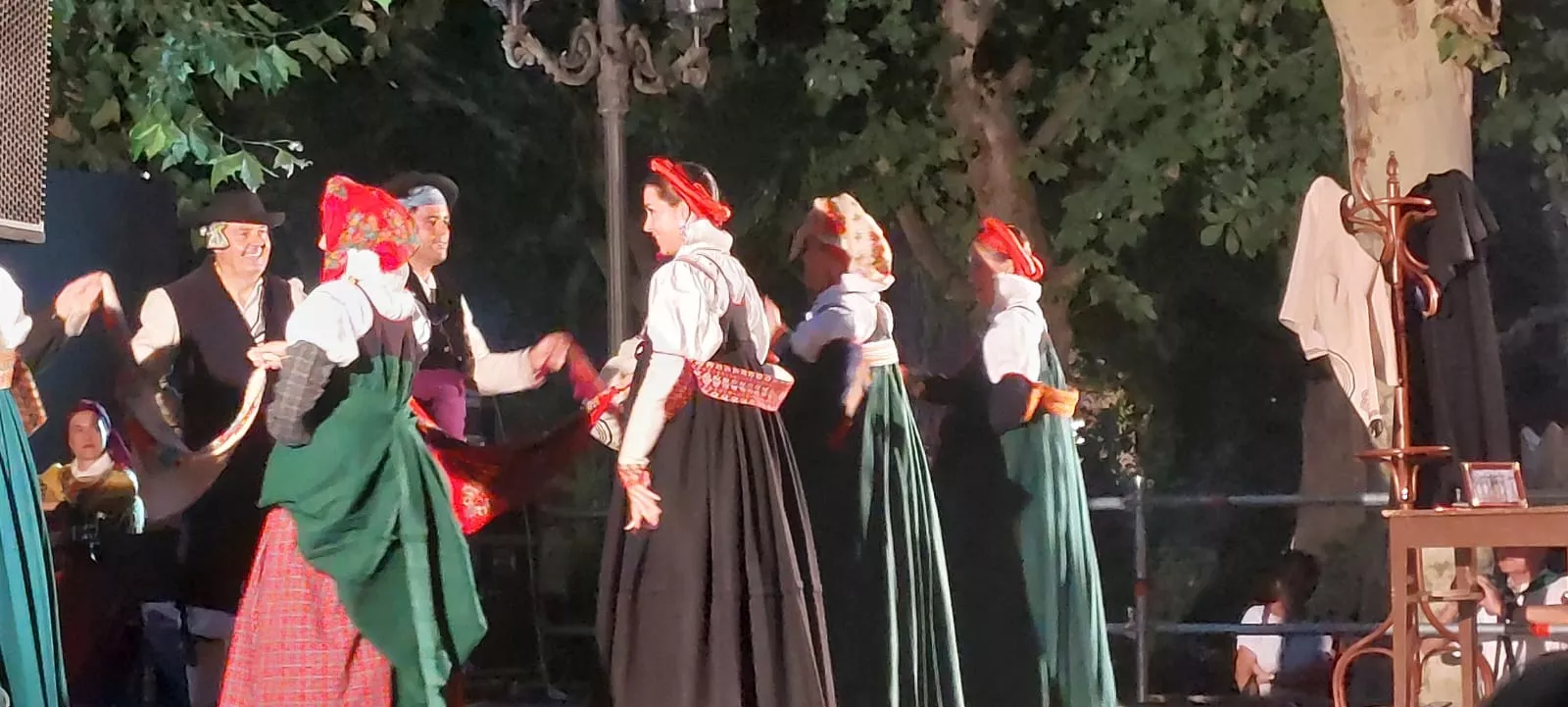 Actuación de la Agrupación Folklórica Santa Cecilia. Foto José Antonio Terrón