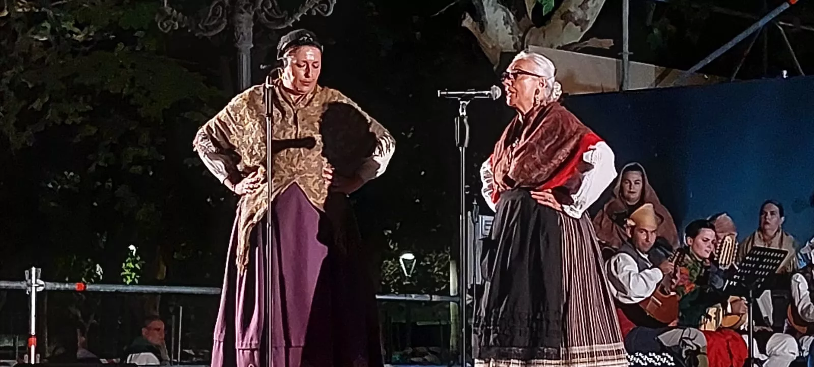Actuación de la Agrupación Folklórica Santa Cecilia. Foto José Antonio Terrón