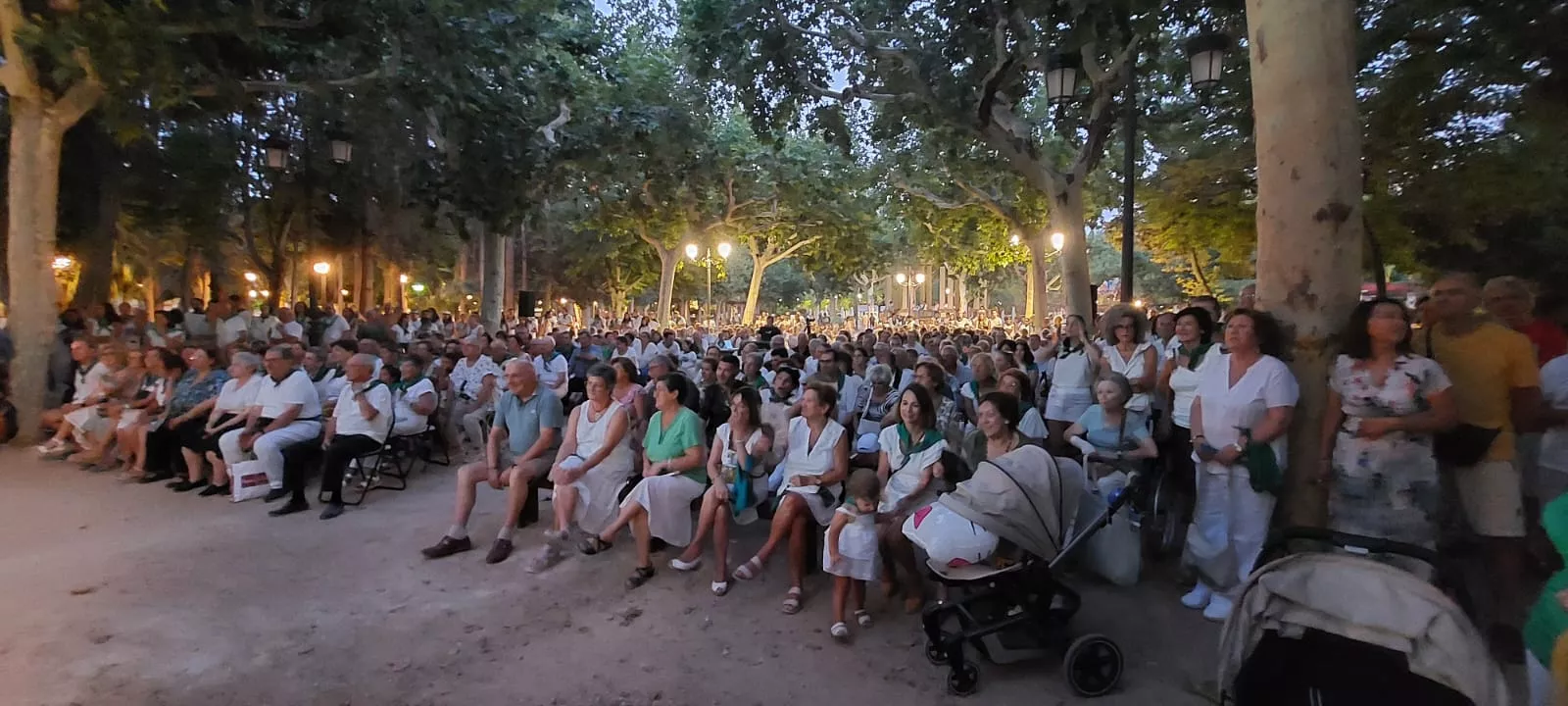 Actuación de la Agrupación Folklórica Santa Cecilia. 