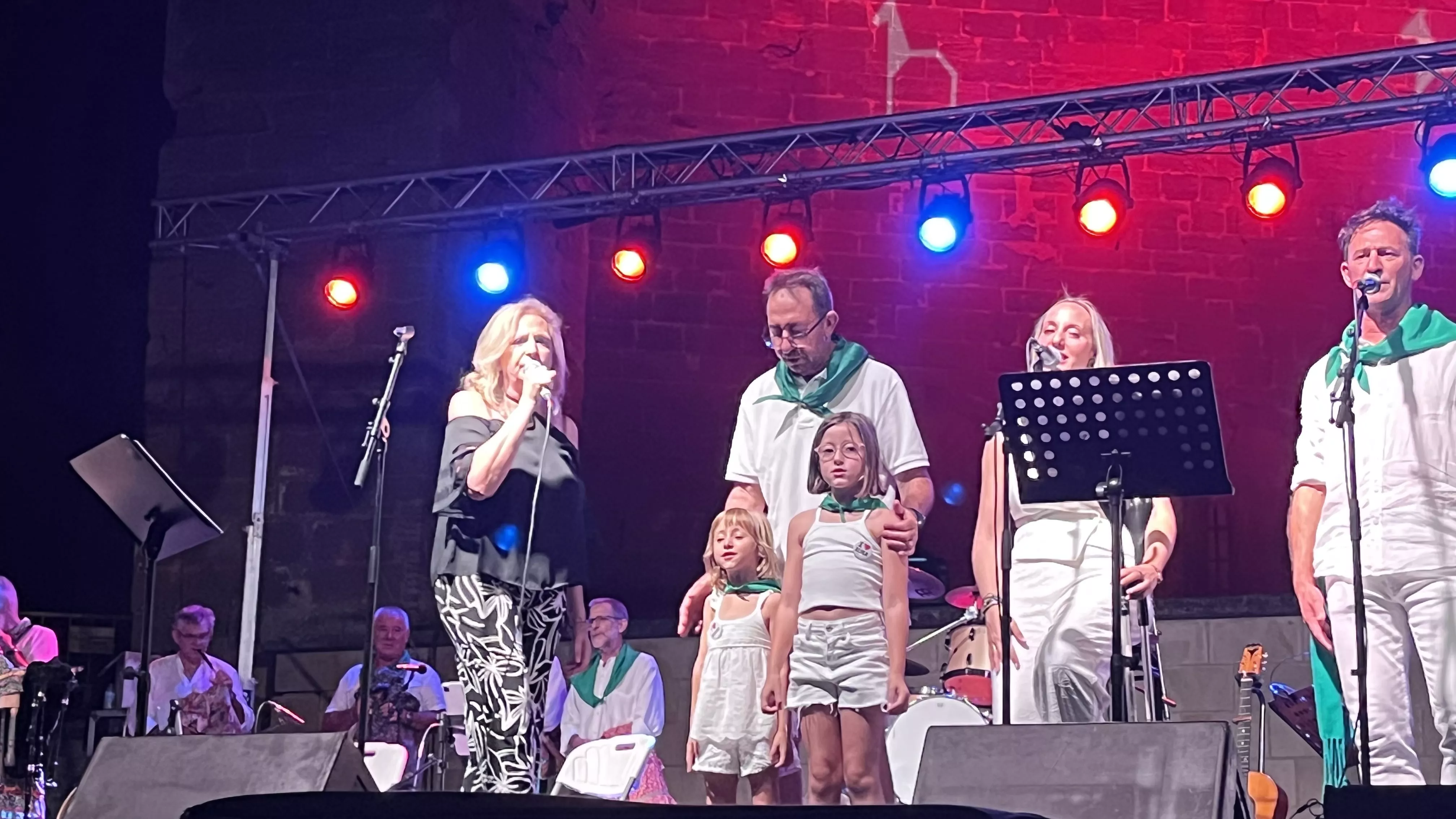 Iberia@Huesca.Folk con Olga y los Ministriles y la Escuela de Música y Folclore. Foto: Mercedes Manterola