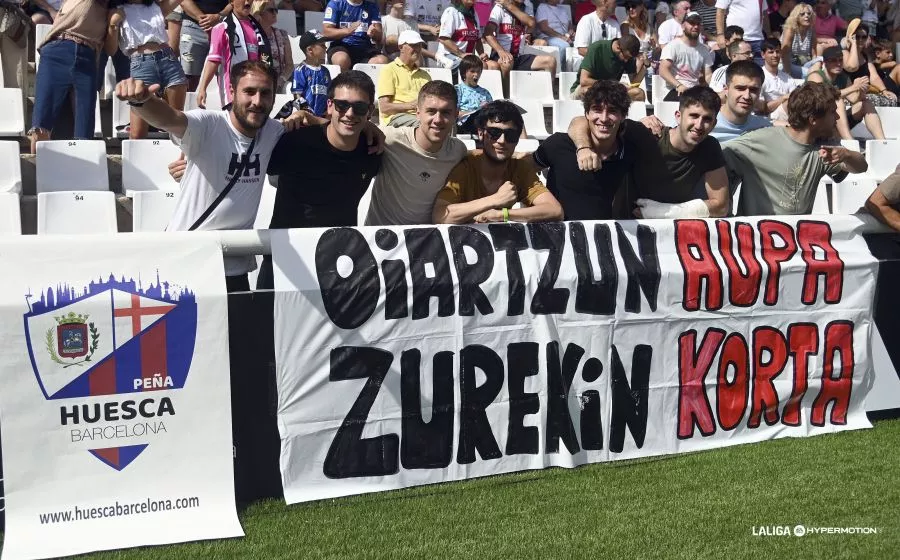 Aficionados de Oiartzun animan a Kortajarena