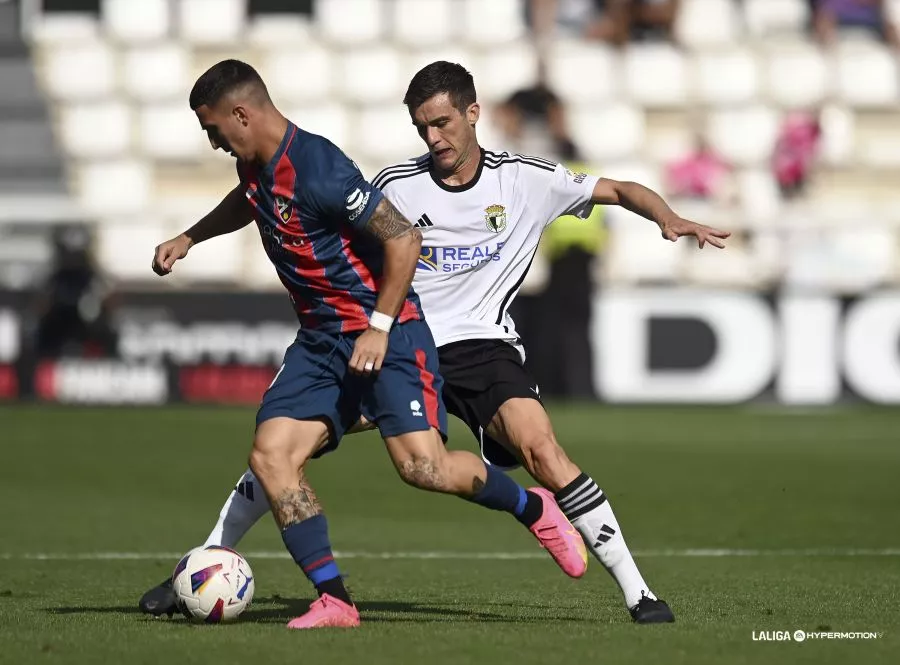 Dani Escriche en el partido ante el Burgos. Dani Escriche en el partido ante el Burgos.
