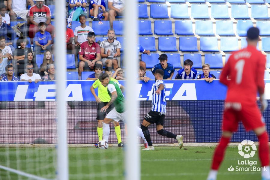 Partido Alavés Huesca. Foto La Liga 