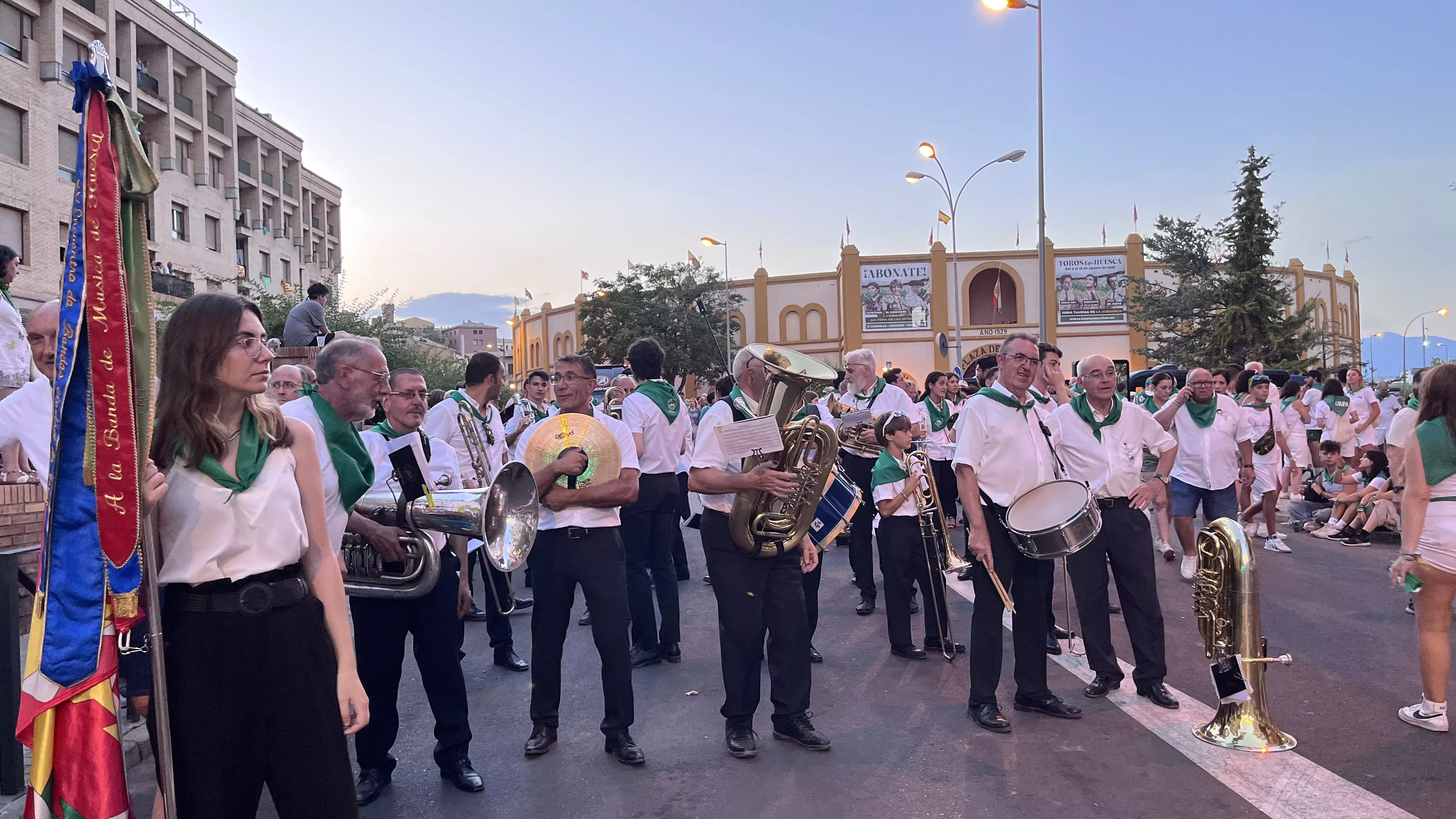 Salida de la plaza de toros en las fiestas de San Lorenzo. Foto: Mercedes Manterola