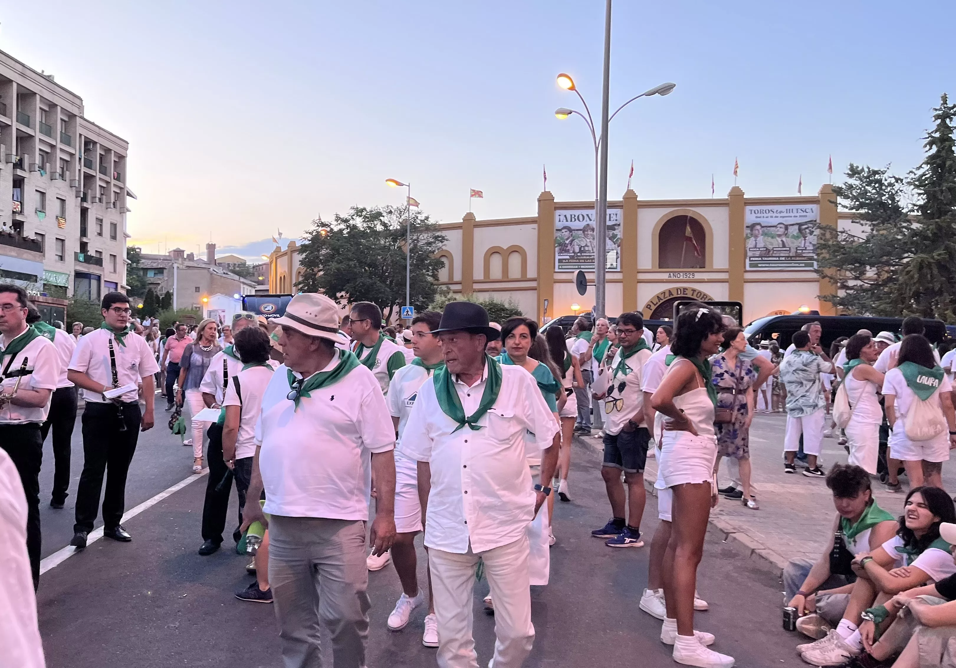 Salida de la plaza de toros en las fiestas de San Lorenzo. Foto: Mercedes Manterola