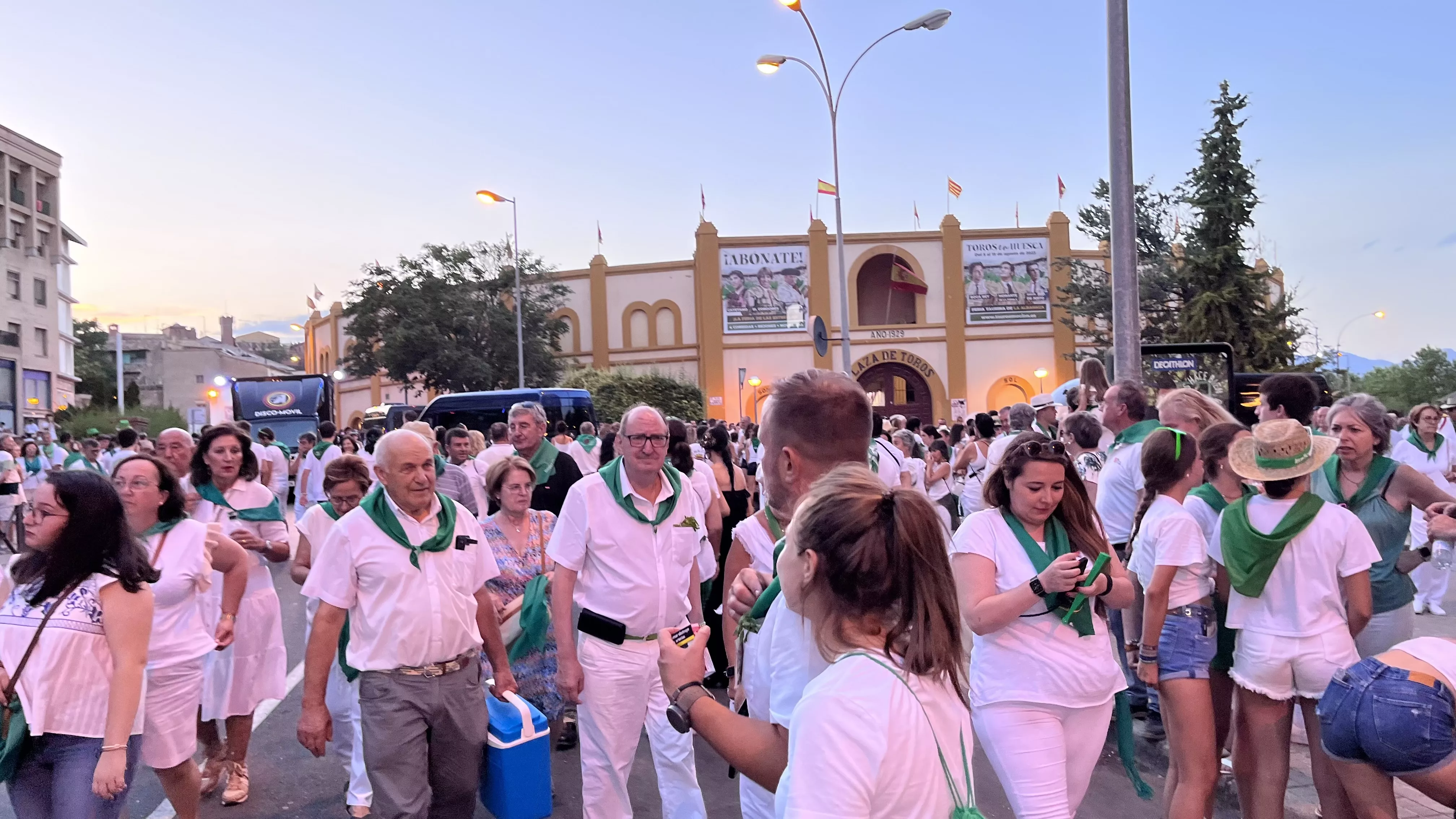 Salida de la plaza de toros en las fiestas de San Lorenzo. Foto: Mercedes Manterola