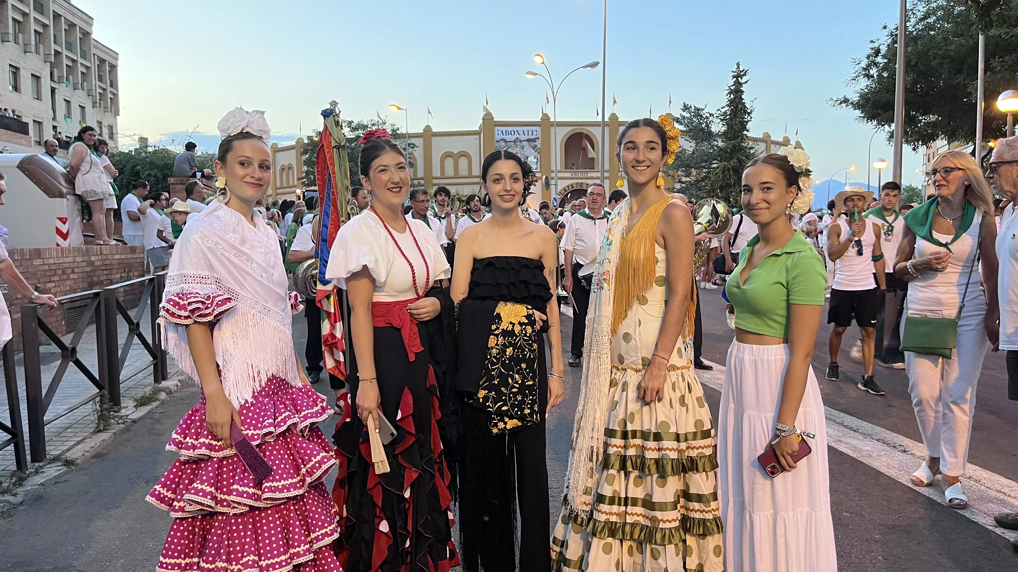 Salida de la plaza de toros en las fiestas de San Lorenzo. Foto: Mercedes Manterola