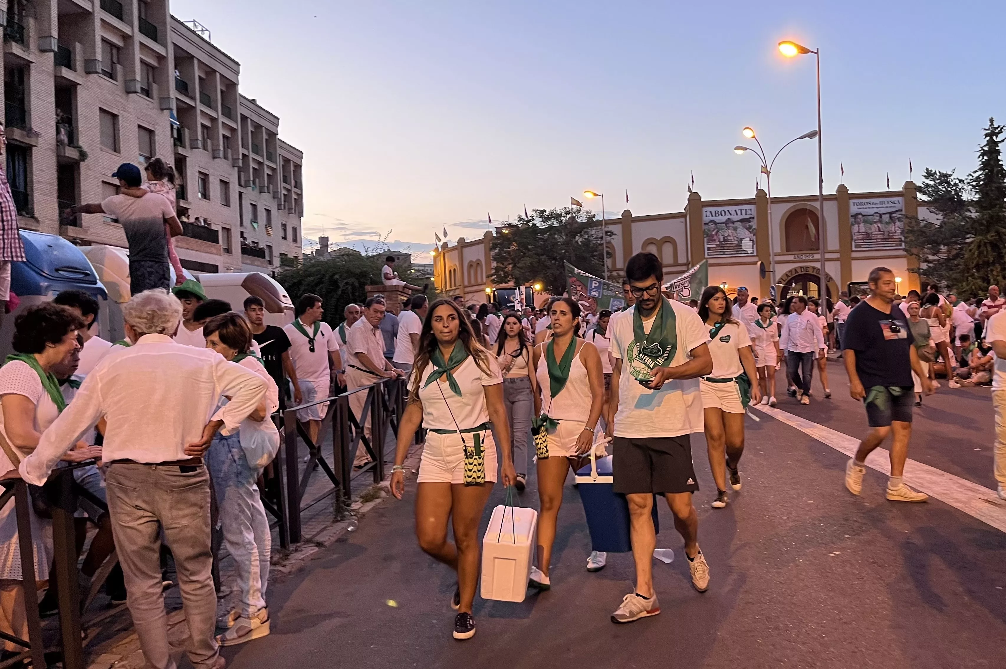 Salida de la plaza de toros en las fiestas de San Lorenzo. Foto: Mercedes Manterola