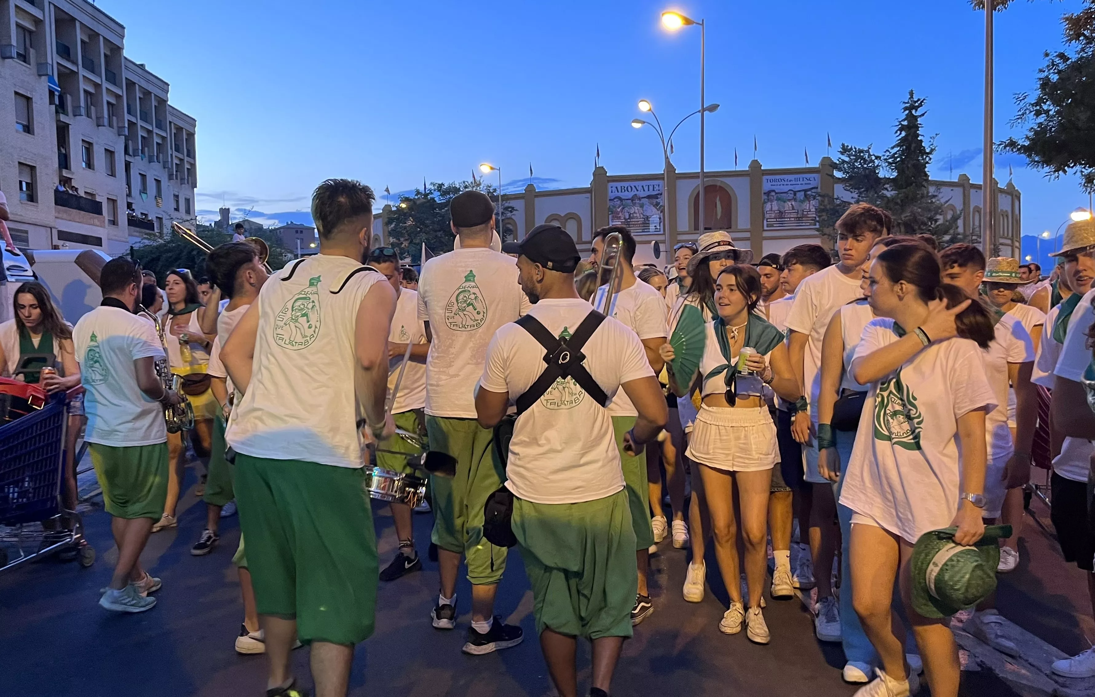 Salida de la plaza de toros en las fiestas de San Lorenzo. Foto: Mercedes Manterola