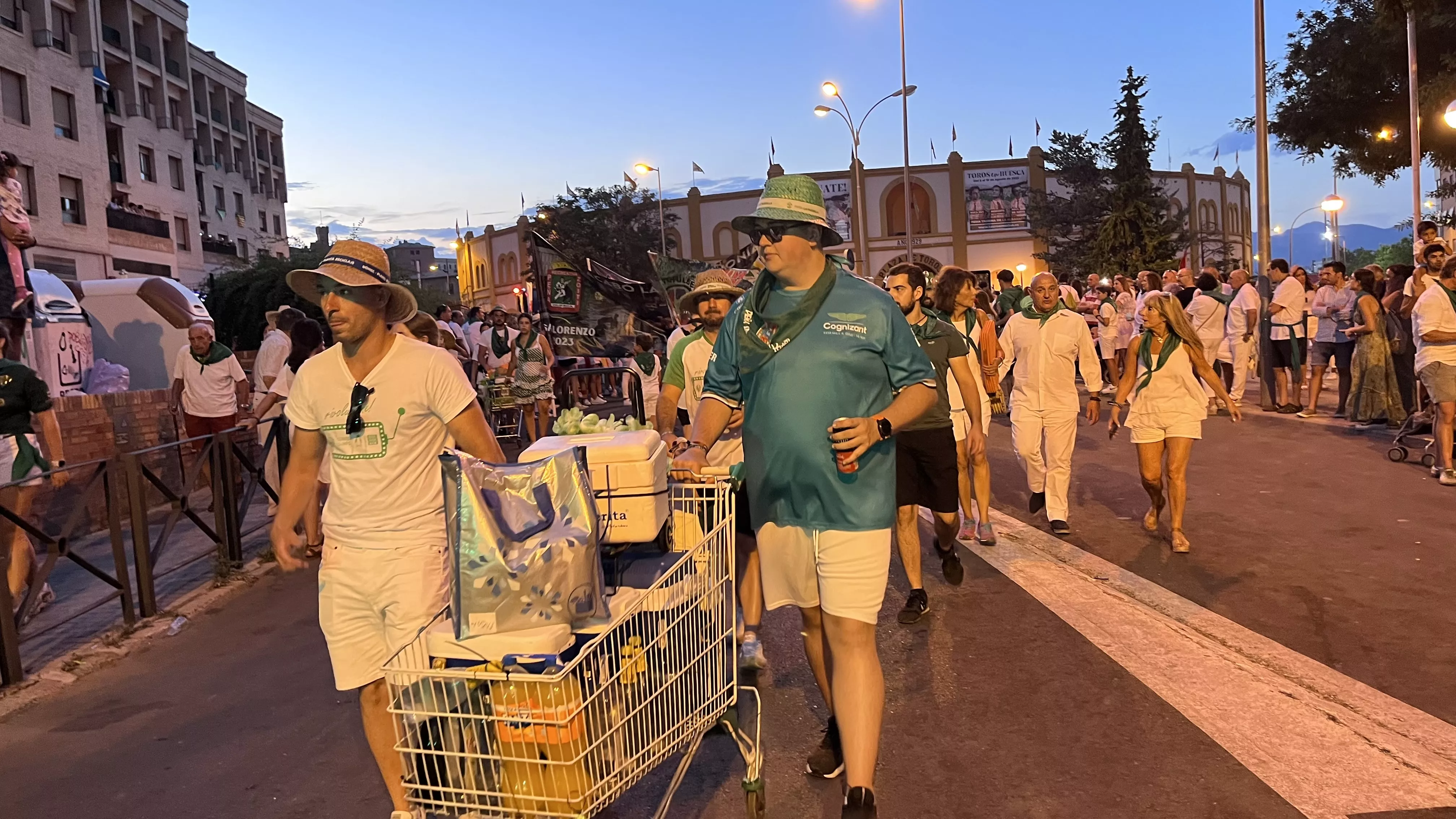 Salida de la plaza de toros en las fiestas de San Lorenzo. Foto: Mercedes Manterola