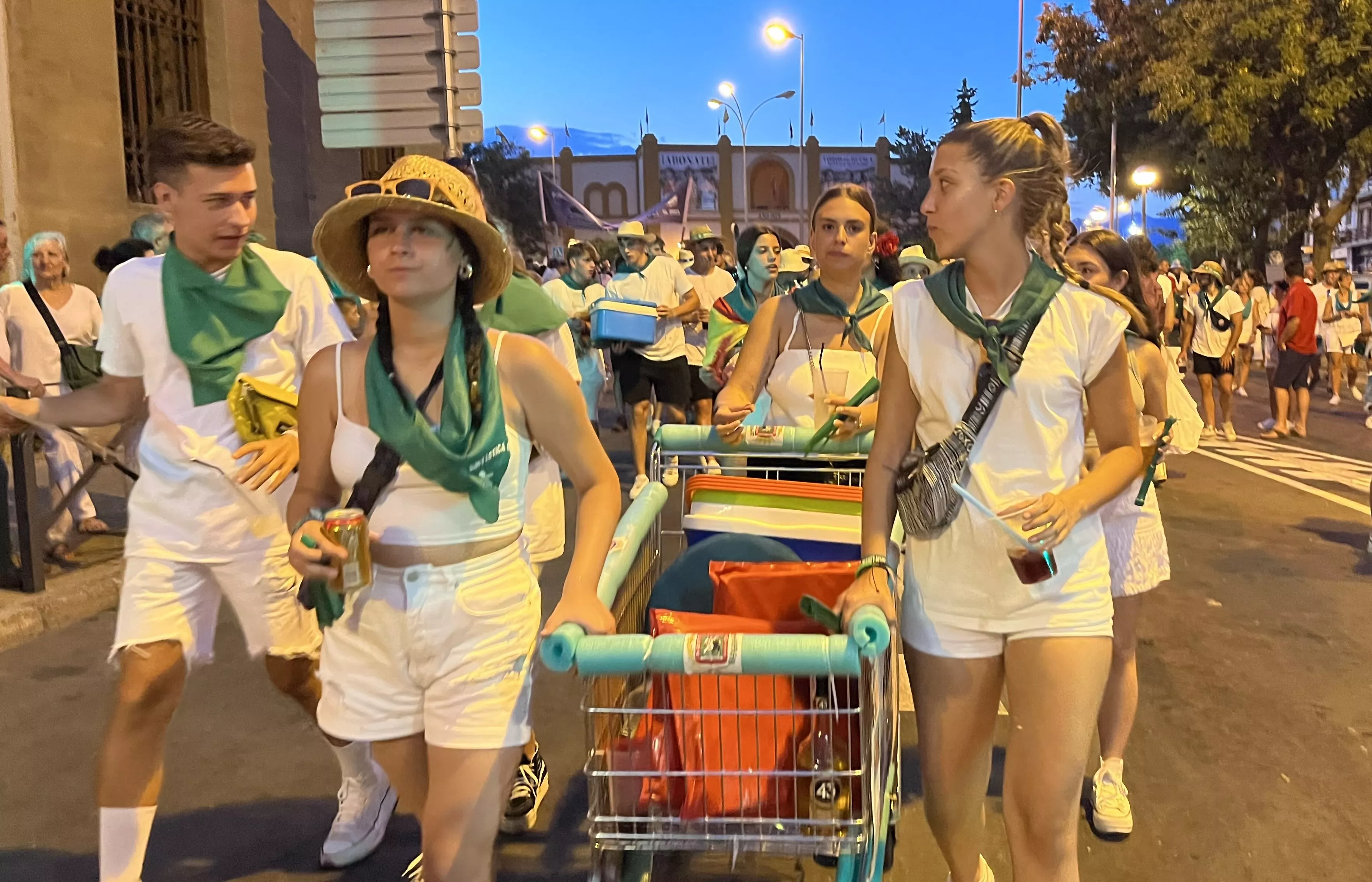 Salida de la plaza de toros en las fiestas de San Lorenzo. Foto: Mercedes Manterola