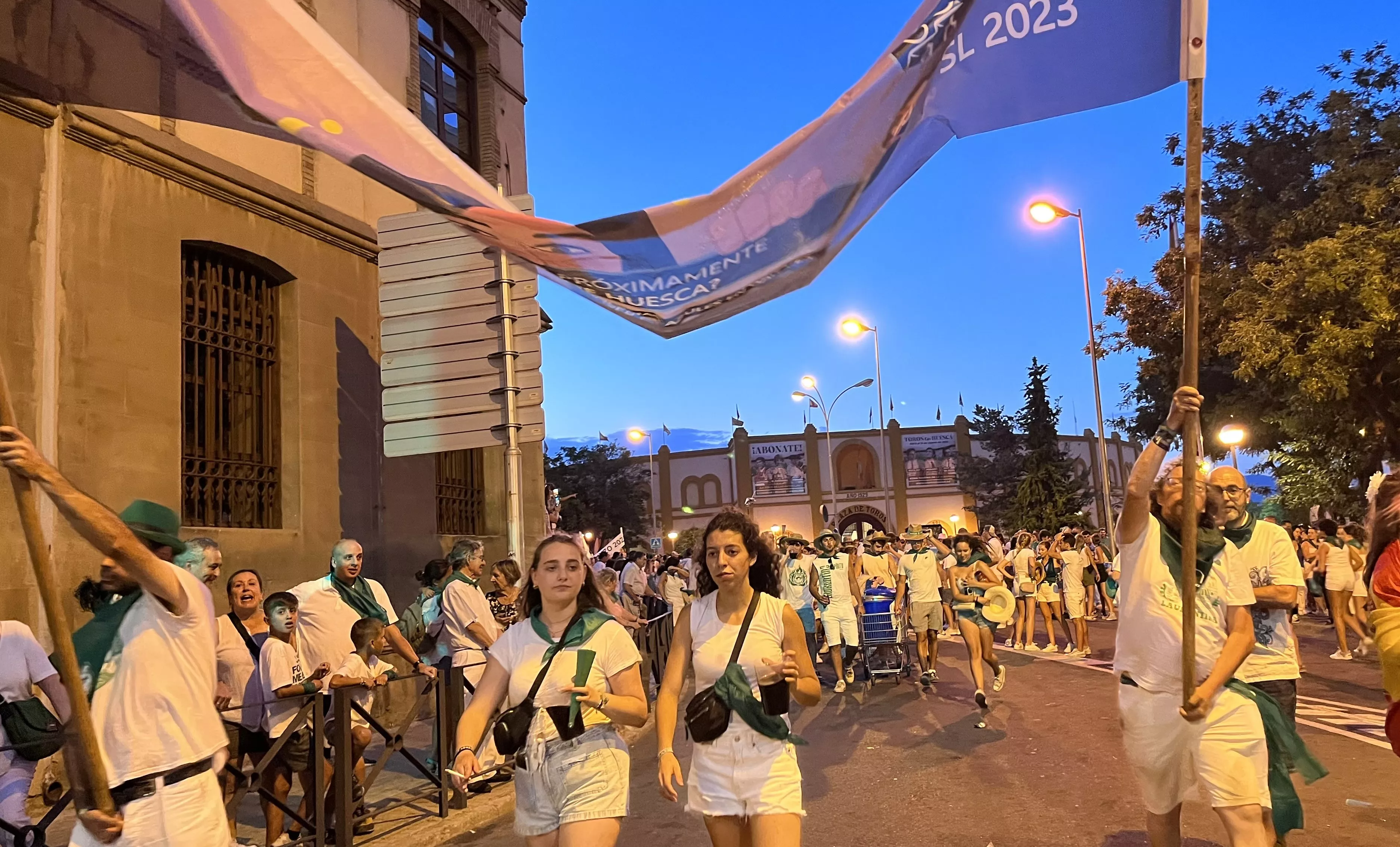 Salida de la plaza de toros en las fiestas de San Lorenzo. Foto: Mercedes Manterola