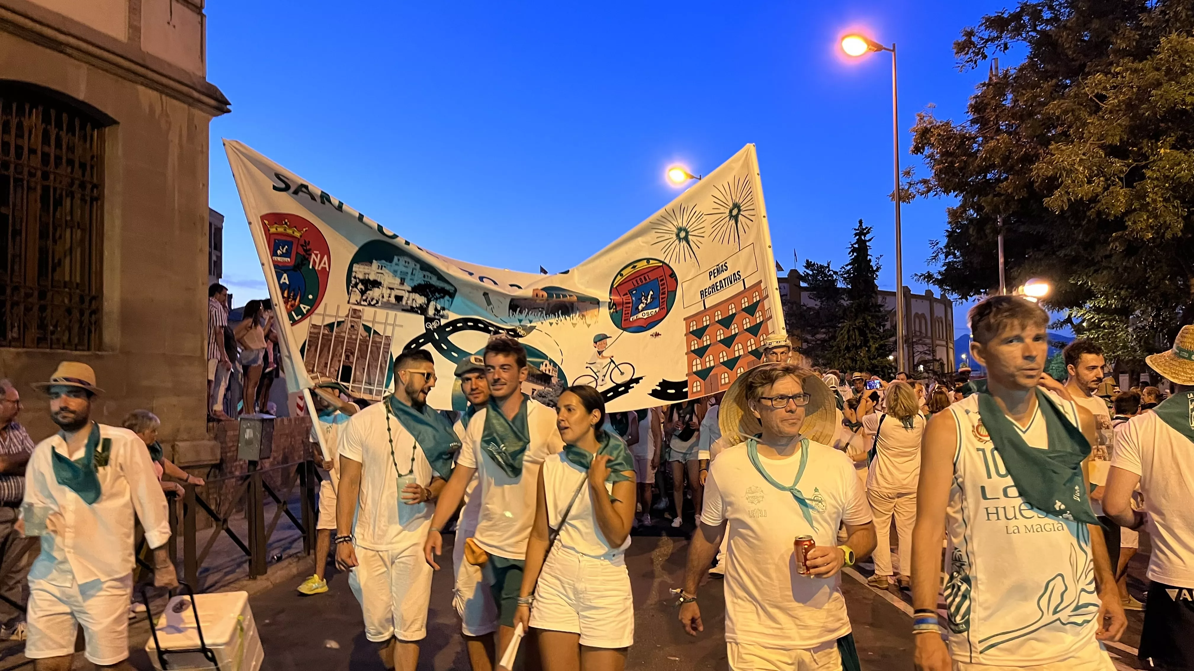 Salida de la plaza de toros en las fiestas de San Lorenzo. Foto: Mercedes Manterola