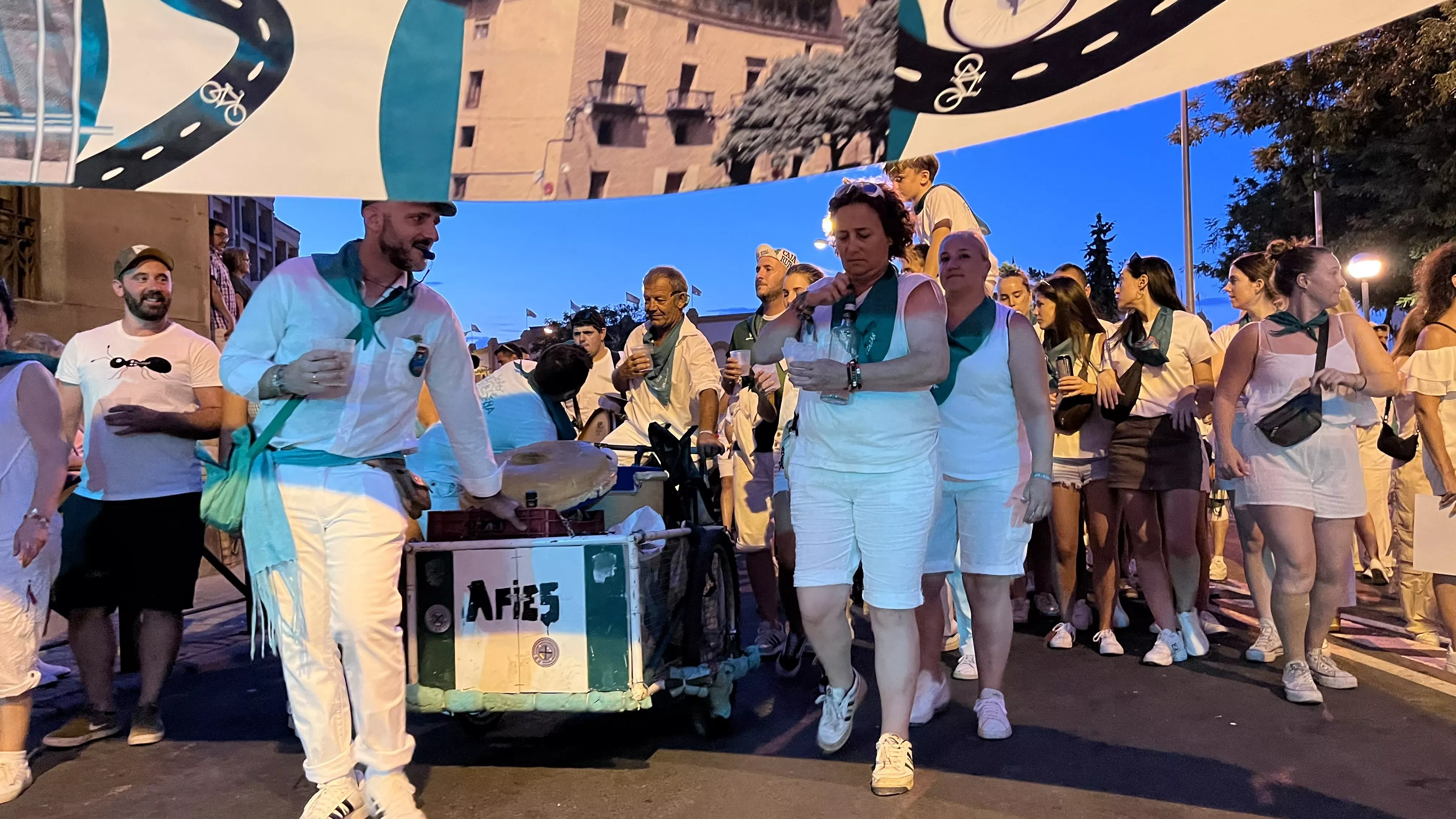 Salida de la plaza de toros en las fiestas de San Lorenzo. Foto: Mercedes Manterola