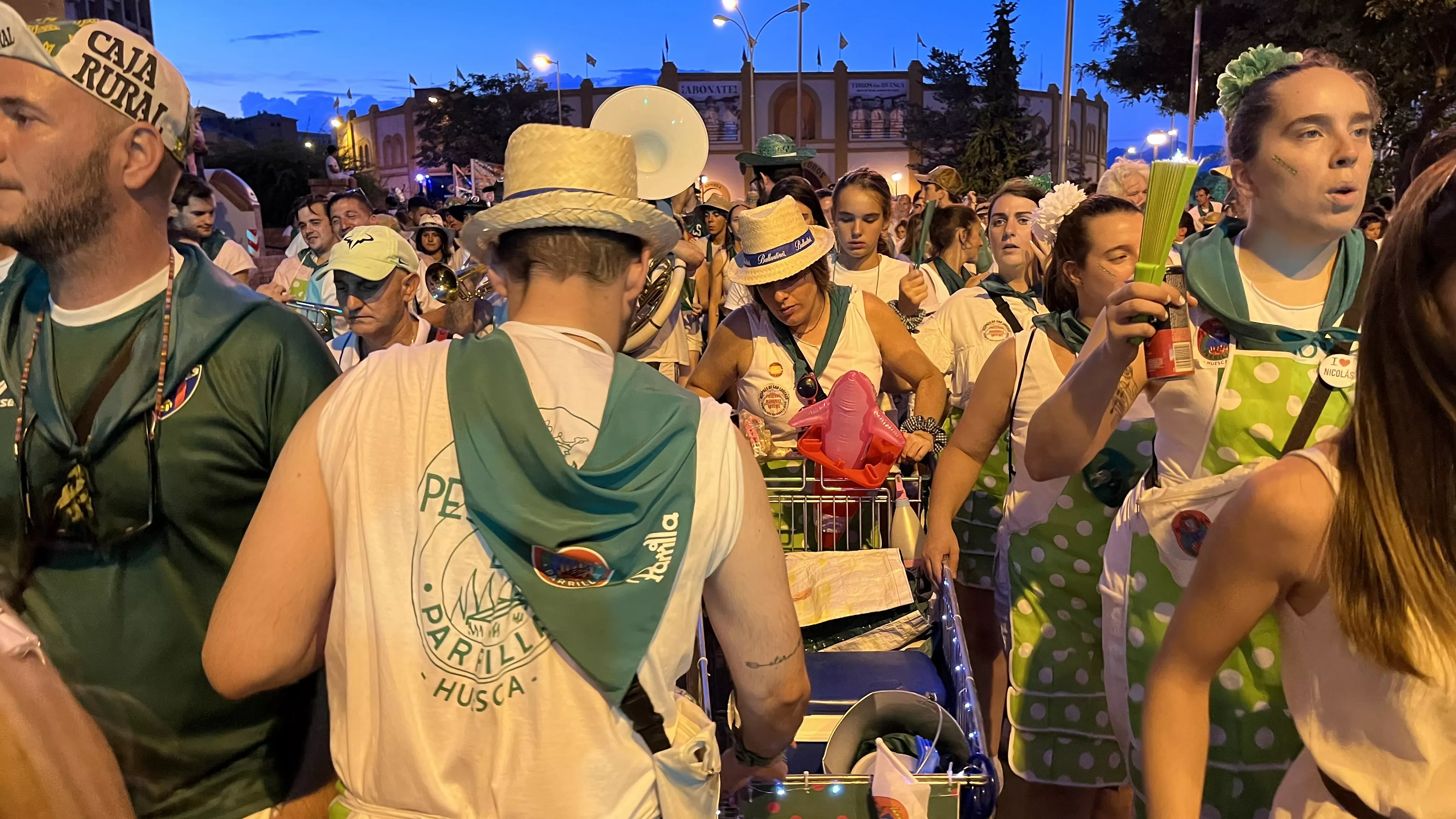 Salida de la plaza de toros en las fiestas de San Lorenzo. Foto: Mercedes Manterola