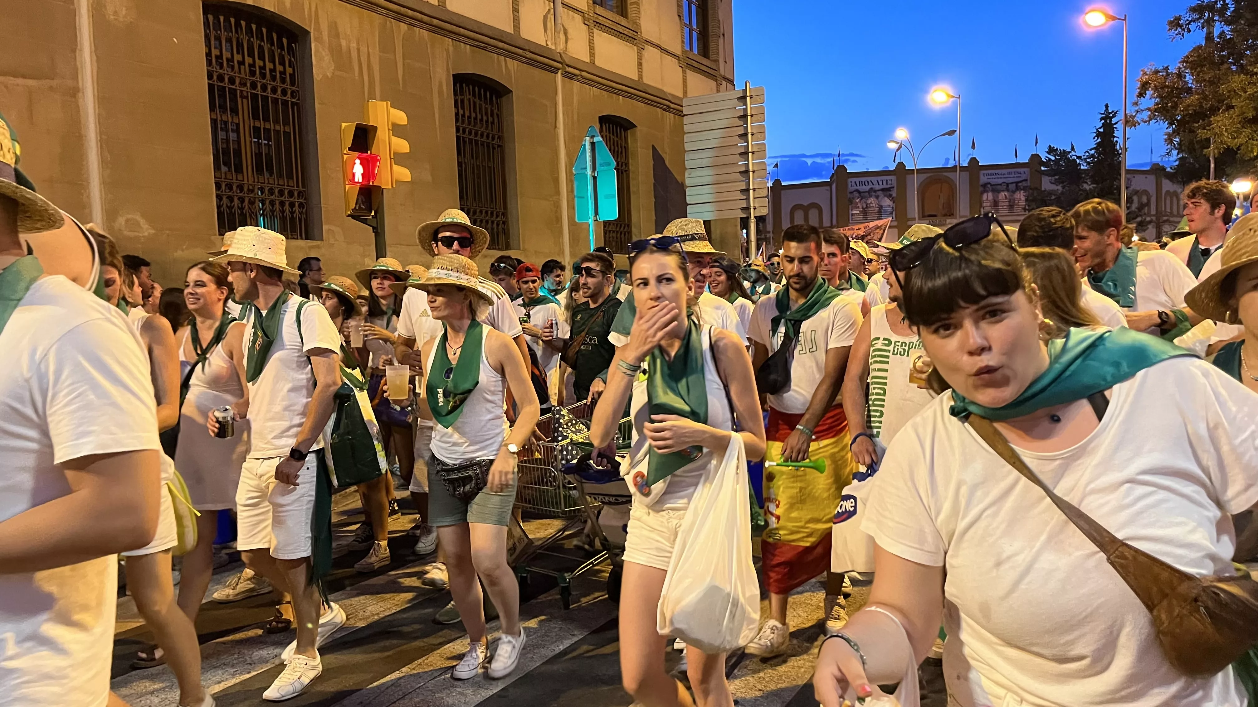 Salida de la plaza de toros en las fiestas de San Lorenzo. Foto: Mercedes Manterola