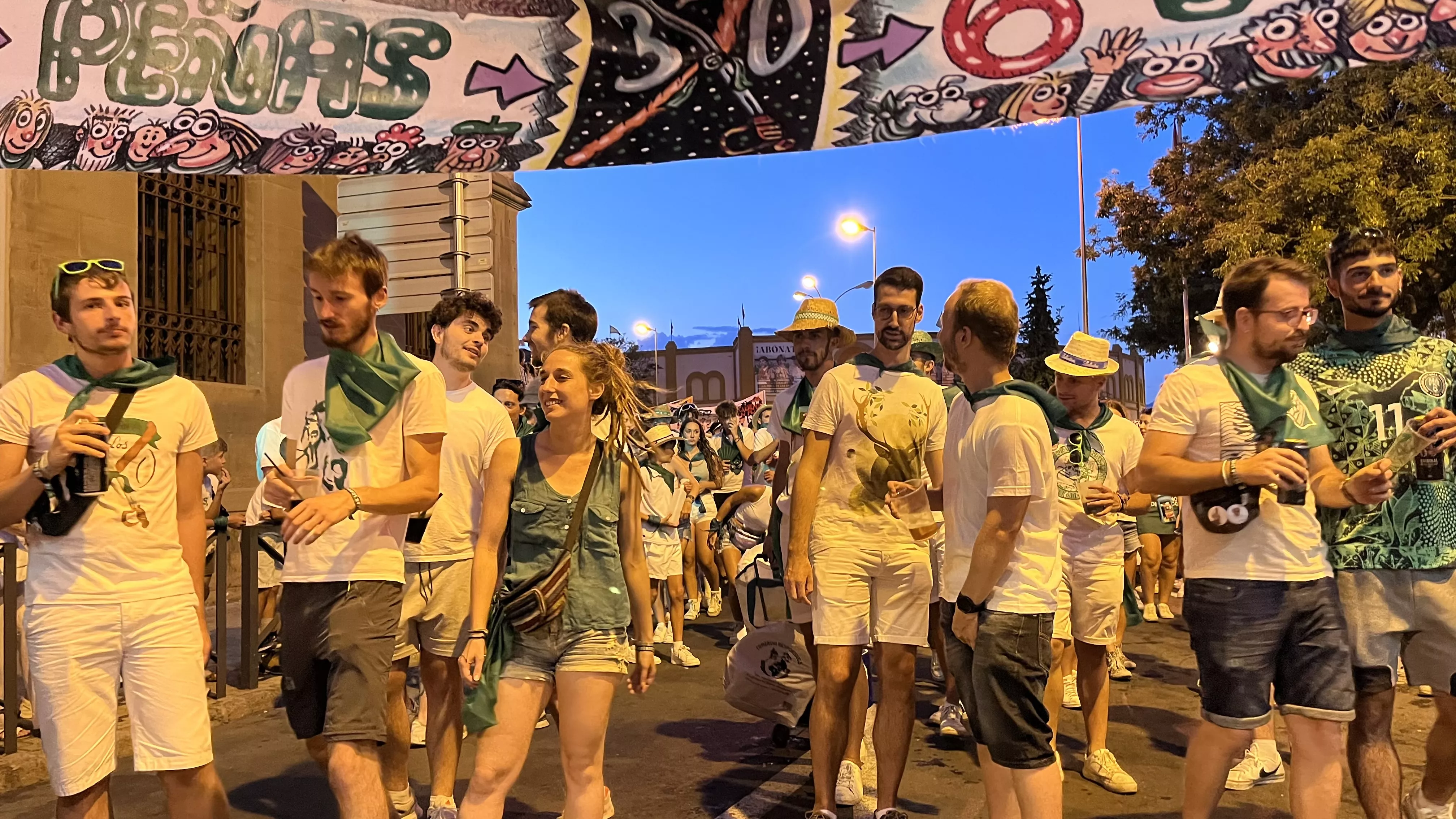 Salida de la plaza de toros en las fiestas de San Lorenzo. Foto: Mercedes Manterola