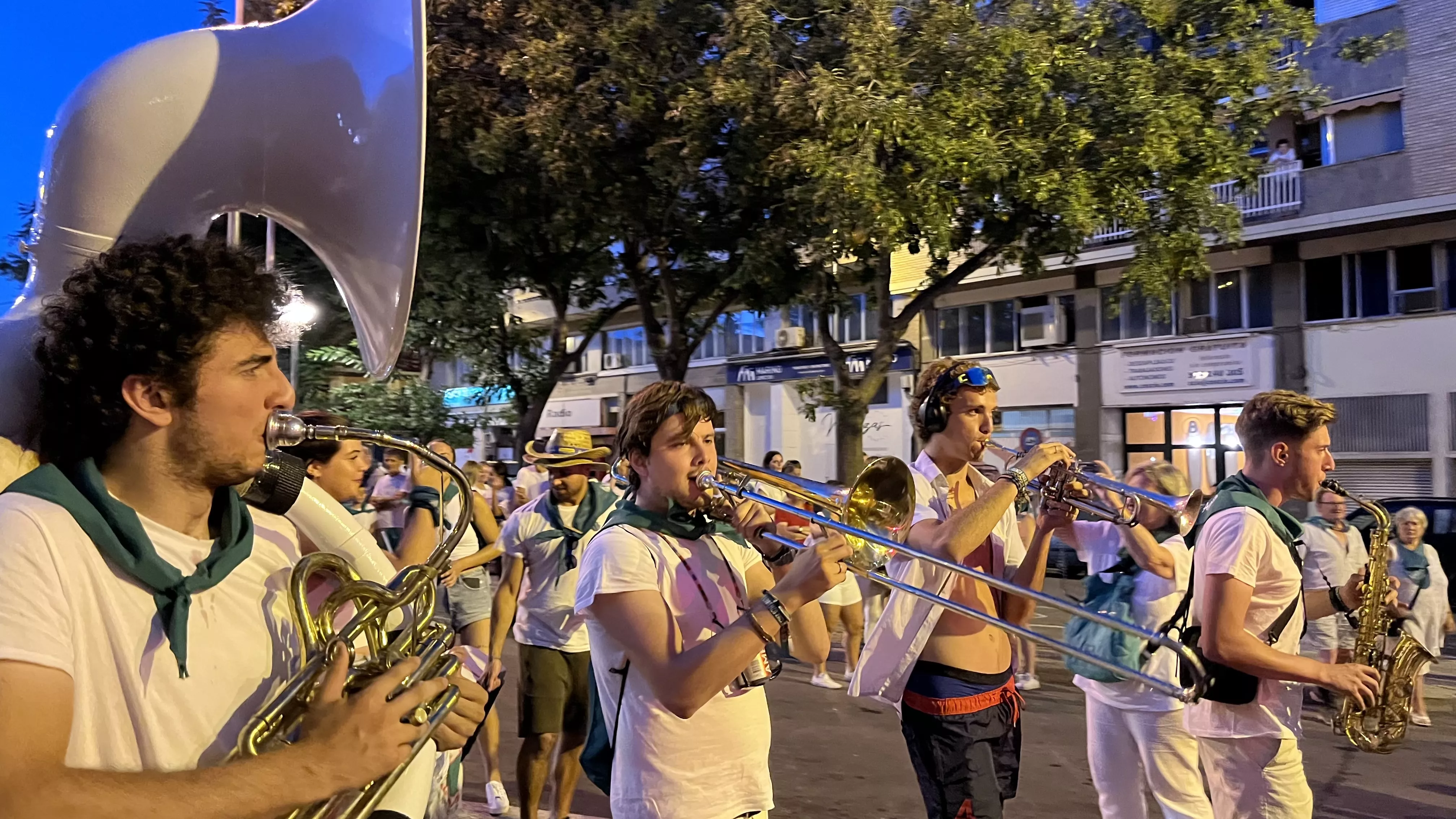 Salida de la plaza de toros en las fiestas de San Lorenzo. Foto: Mercedes Manterola