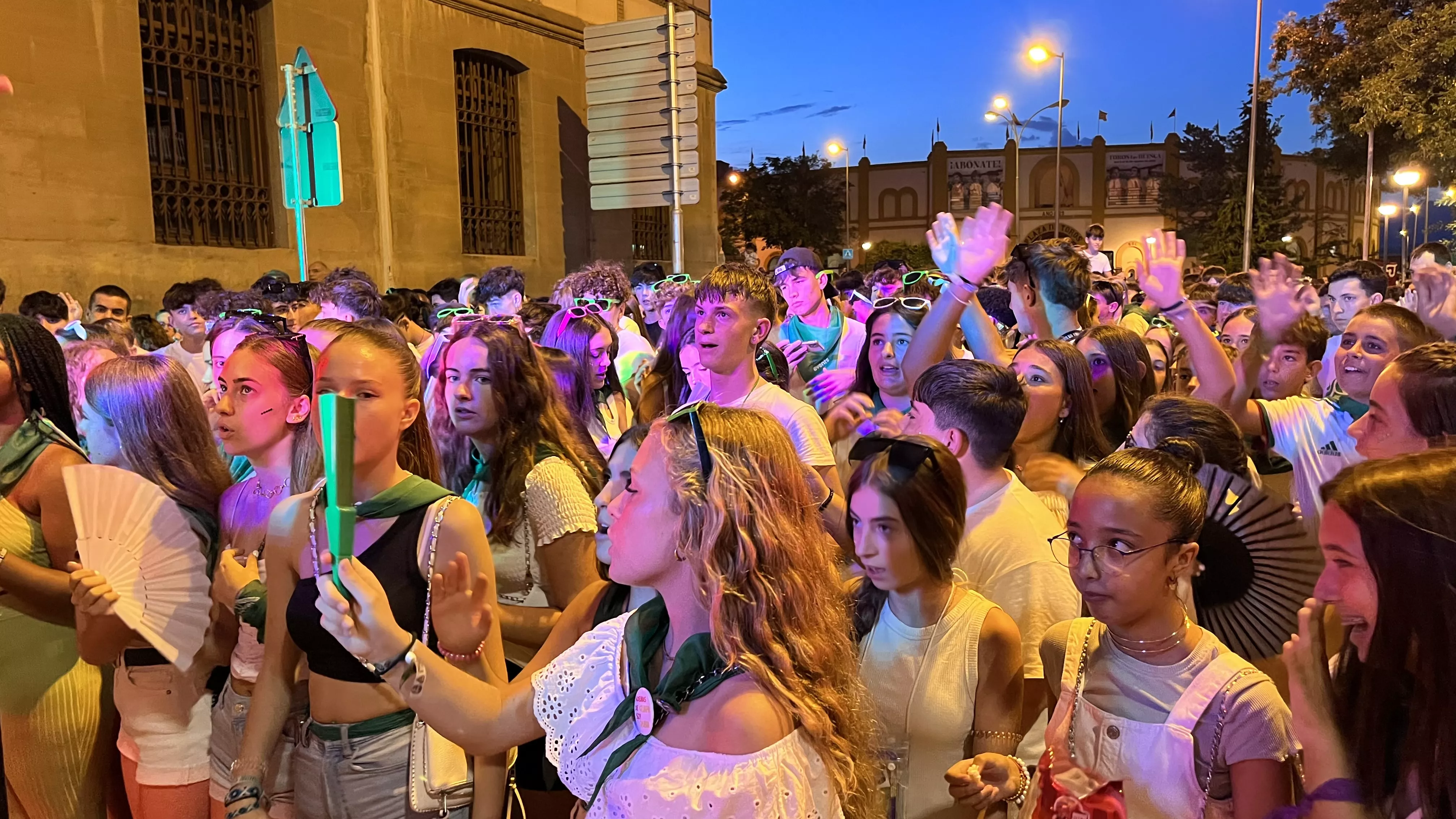 Salida de la plaza de toros en las fiestas de San Lorenzo. Foto: Mercedes Manterola