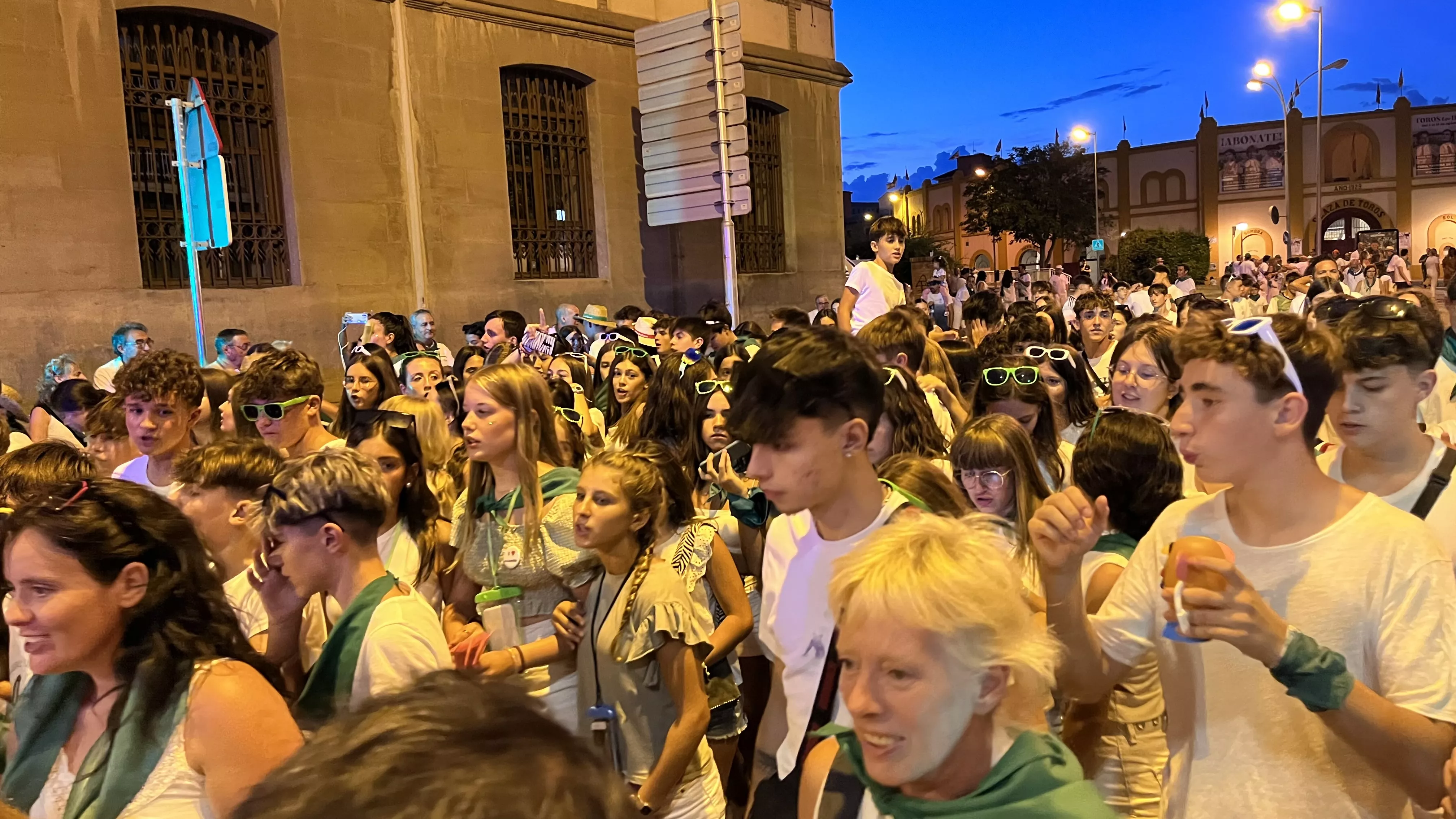 Salida de la plaza de toros en las fiestas de San Lorenzo. Foto: Mercedes Manterola