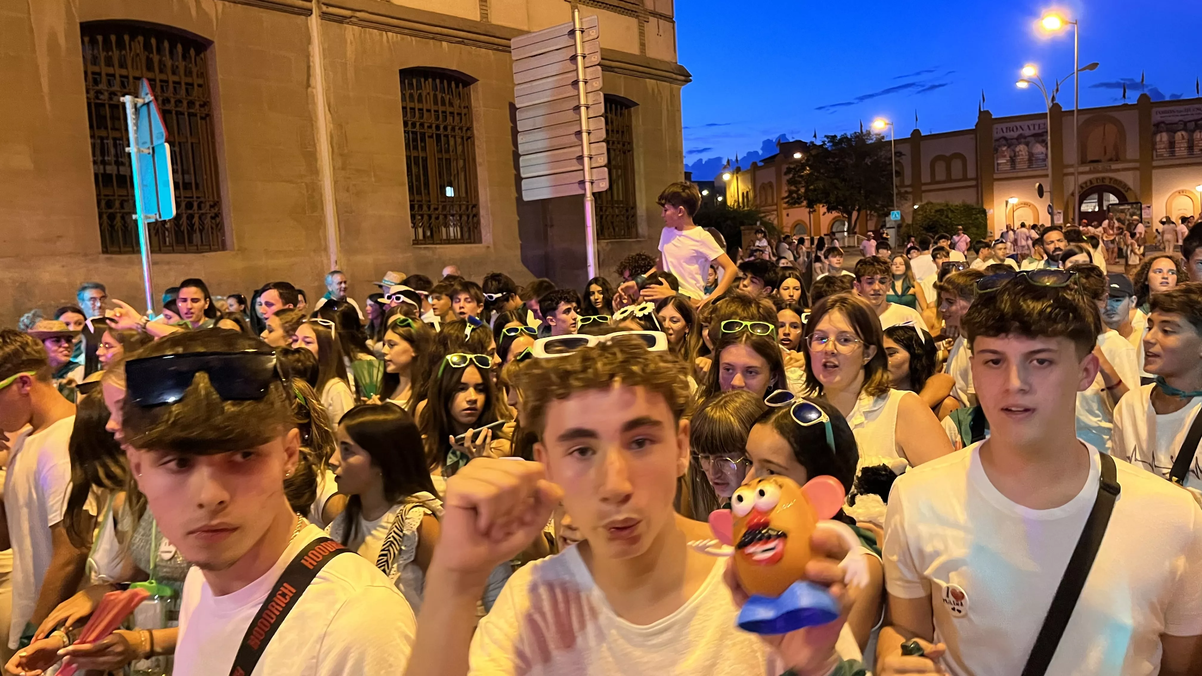 Salida de la plaza de toros en las fiestas de San Lorenzo. Foto: Mercedes Manterola