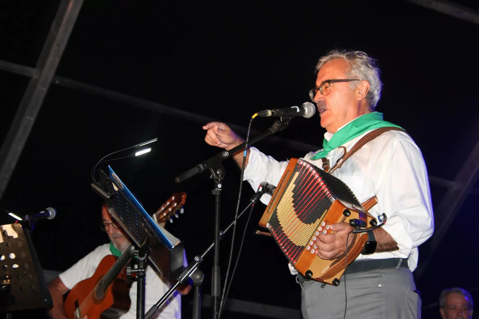 Concierto de la Ronda de Boltaña en las fiestas de San Lorenzo. Foto Carlos Neofato 