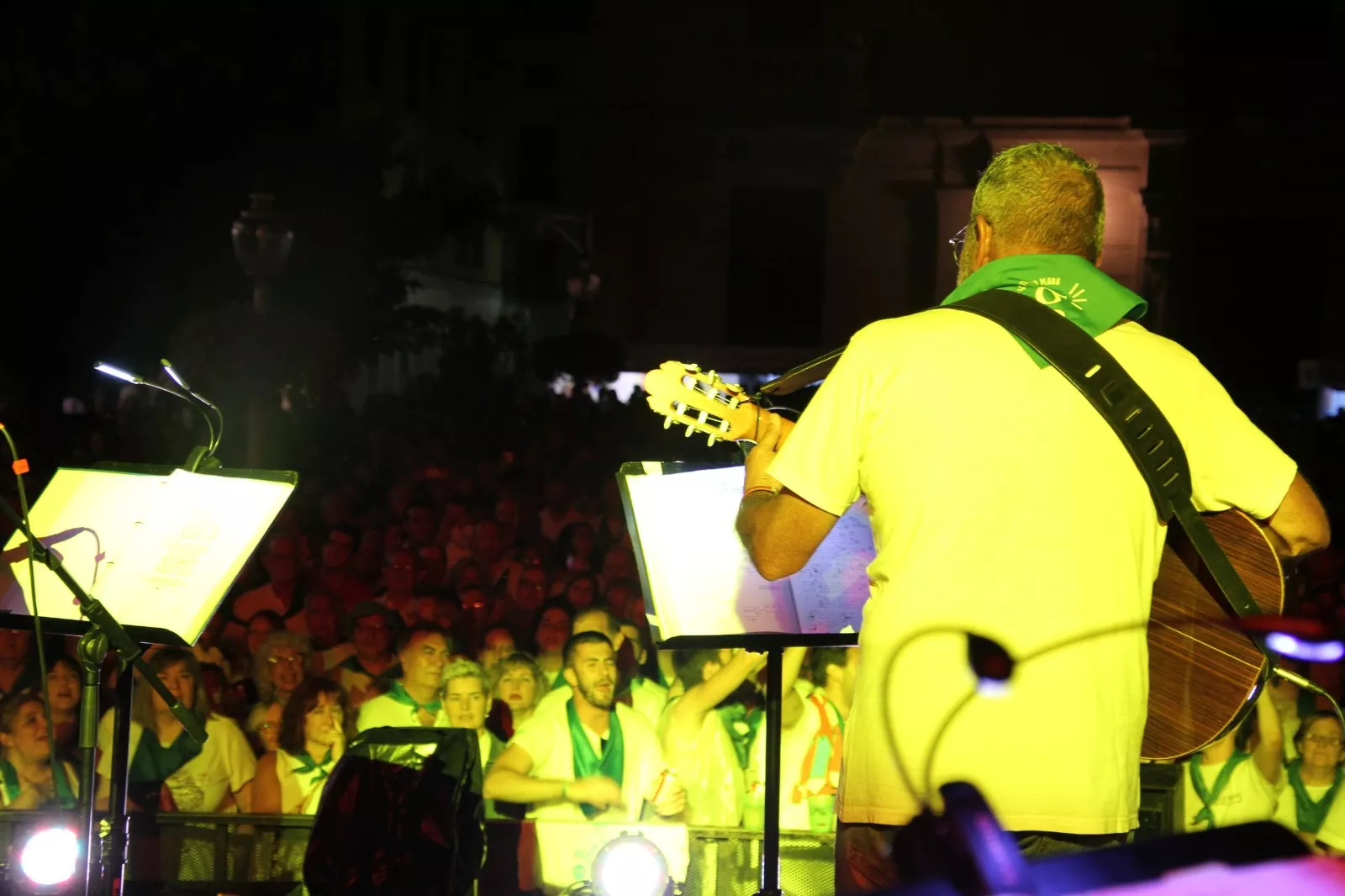 Concierto de la Ronda de Boltaña en las fiestas de San Lorenzo. Foto Carlos Neofato 
