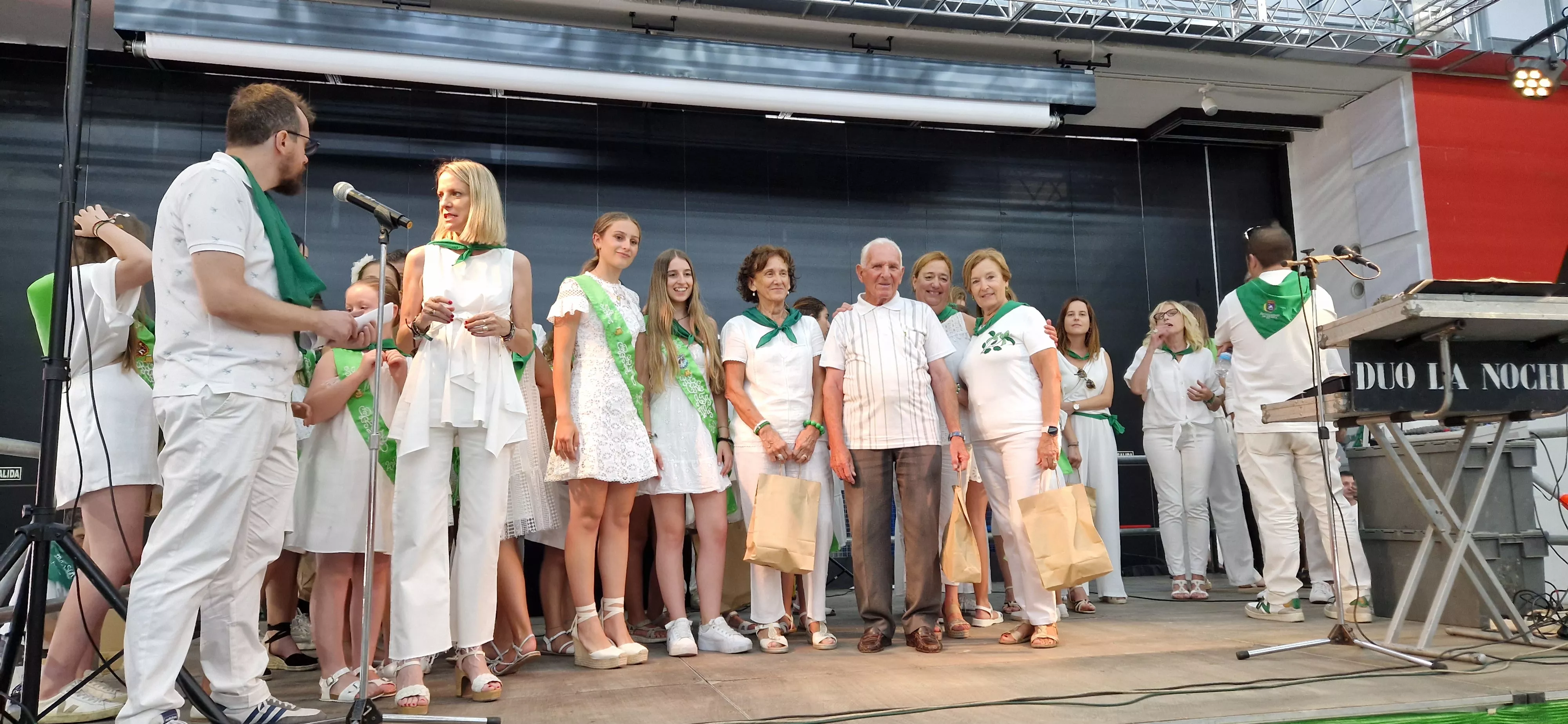 Fiesta homenaje a las personas mayores. Foto Myriam Martínez 