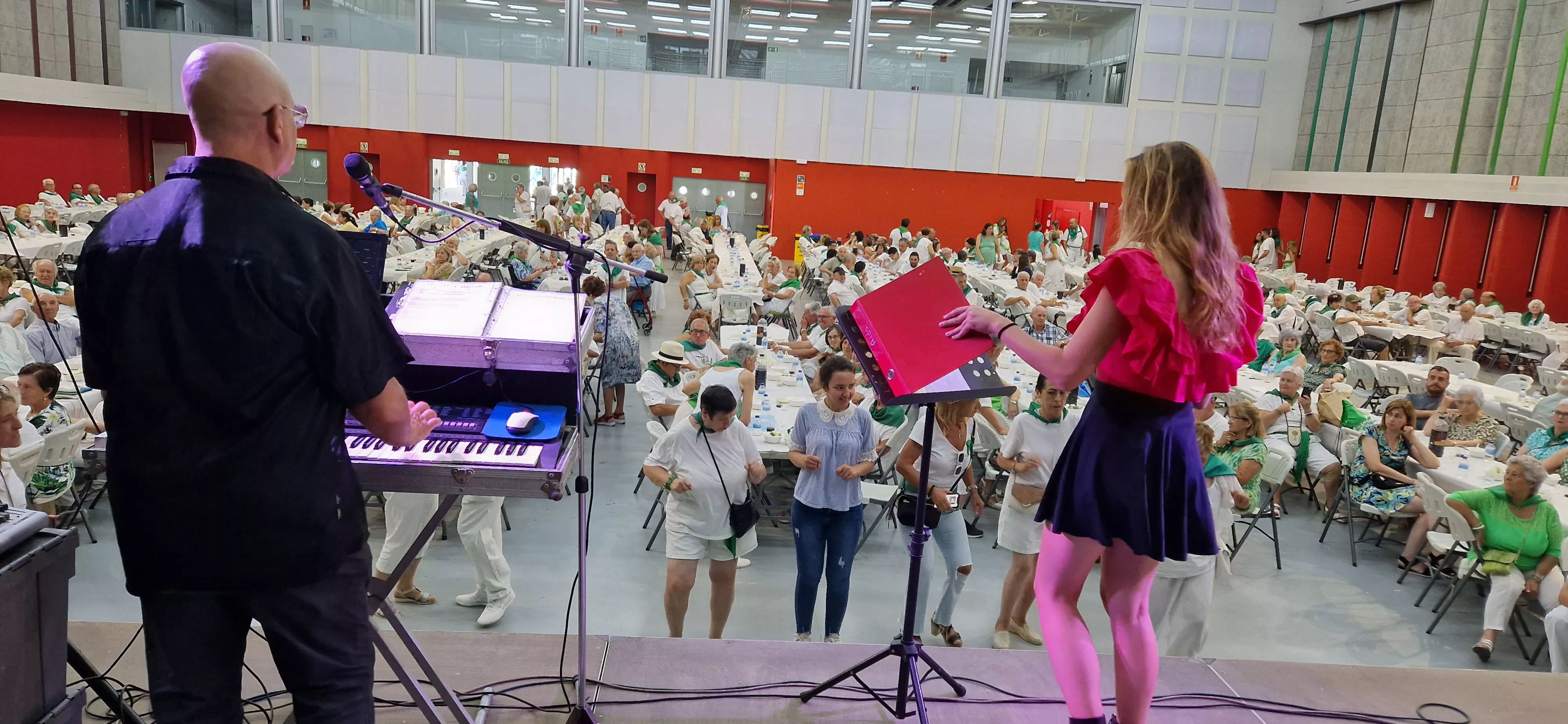 Fiesta homenaje a las personas mayores. Foto Myriam Martínez 