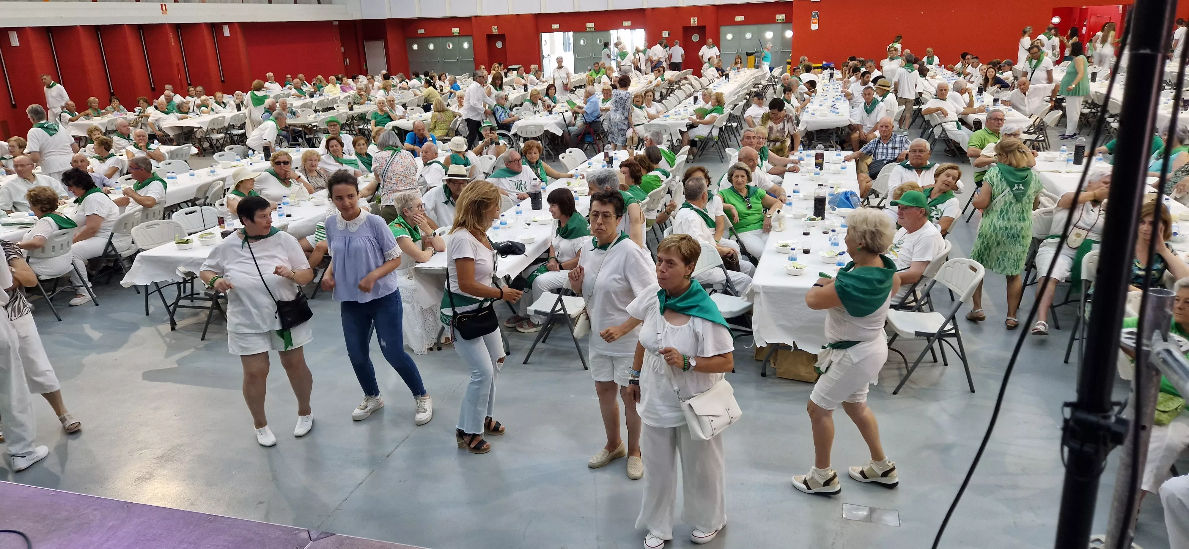 Fiesta homenaje a las personas mayores. Foto Myriam Martínez 