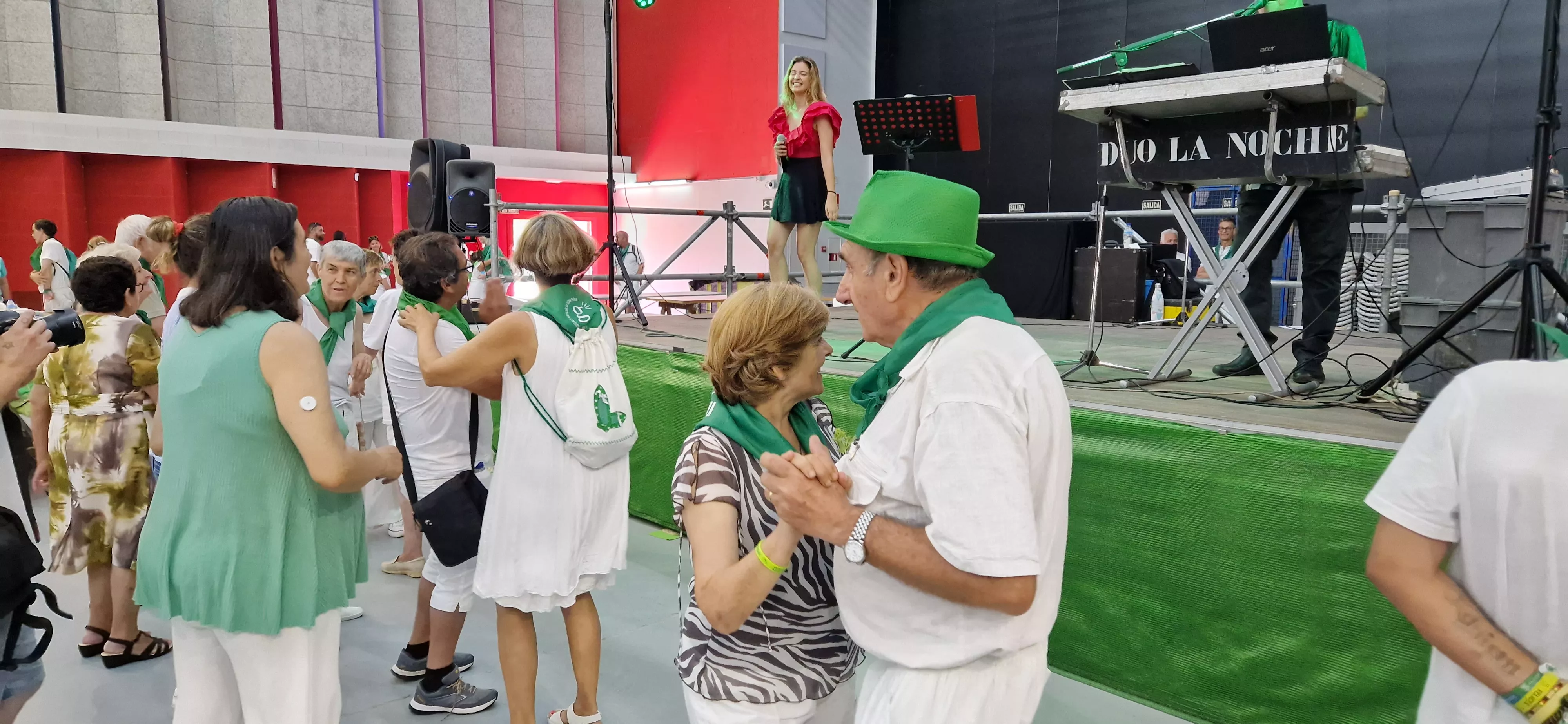 Fiesta homenaje a las personas mayores. Foto Myriam Martínez 