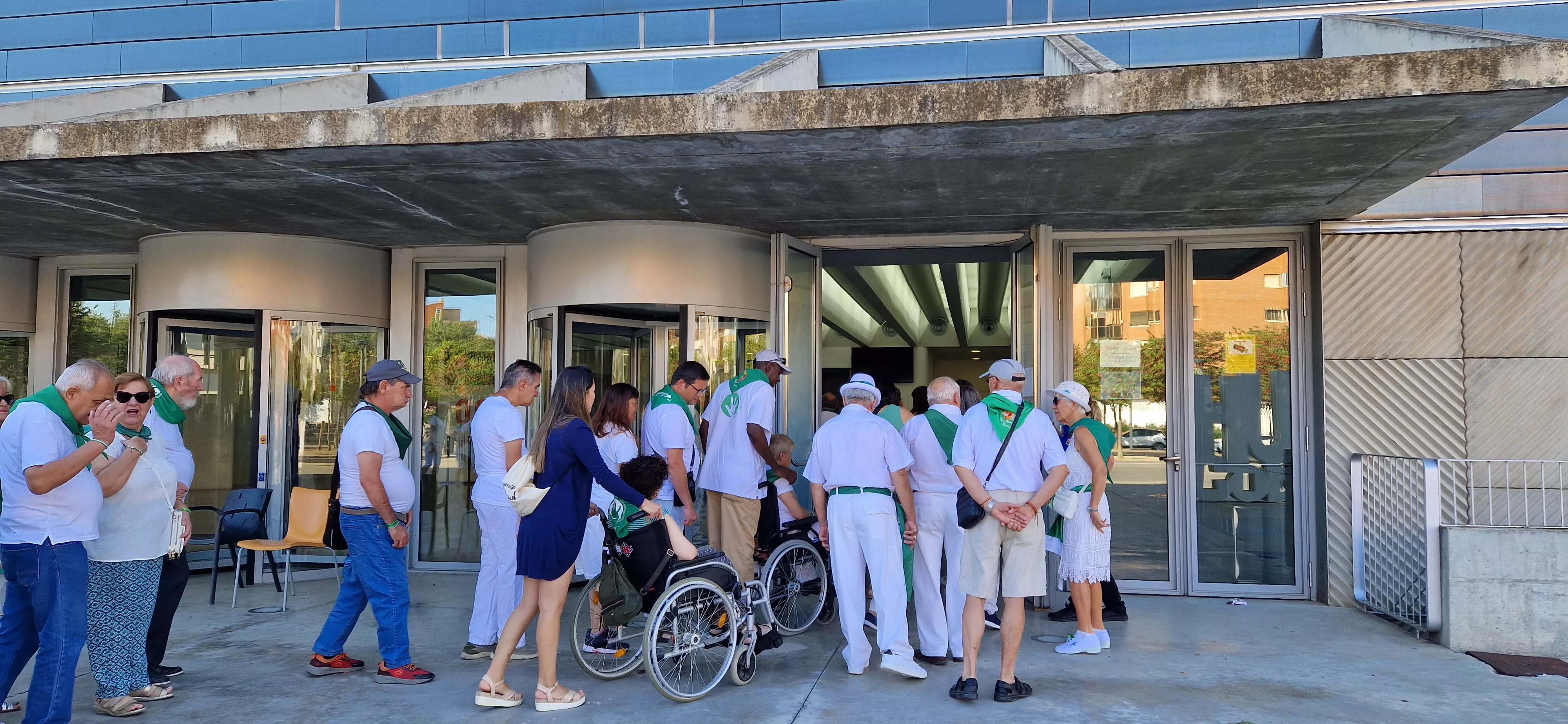 Fiesta homenaje a las personas mayores. Foto Myriam Martínez 