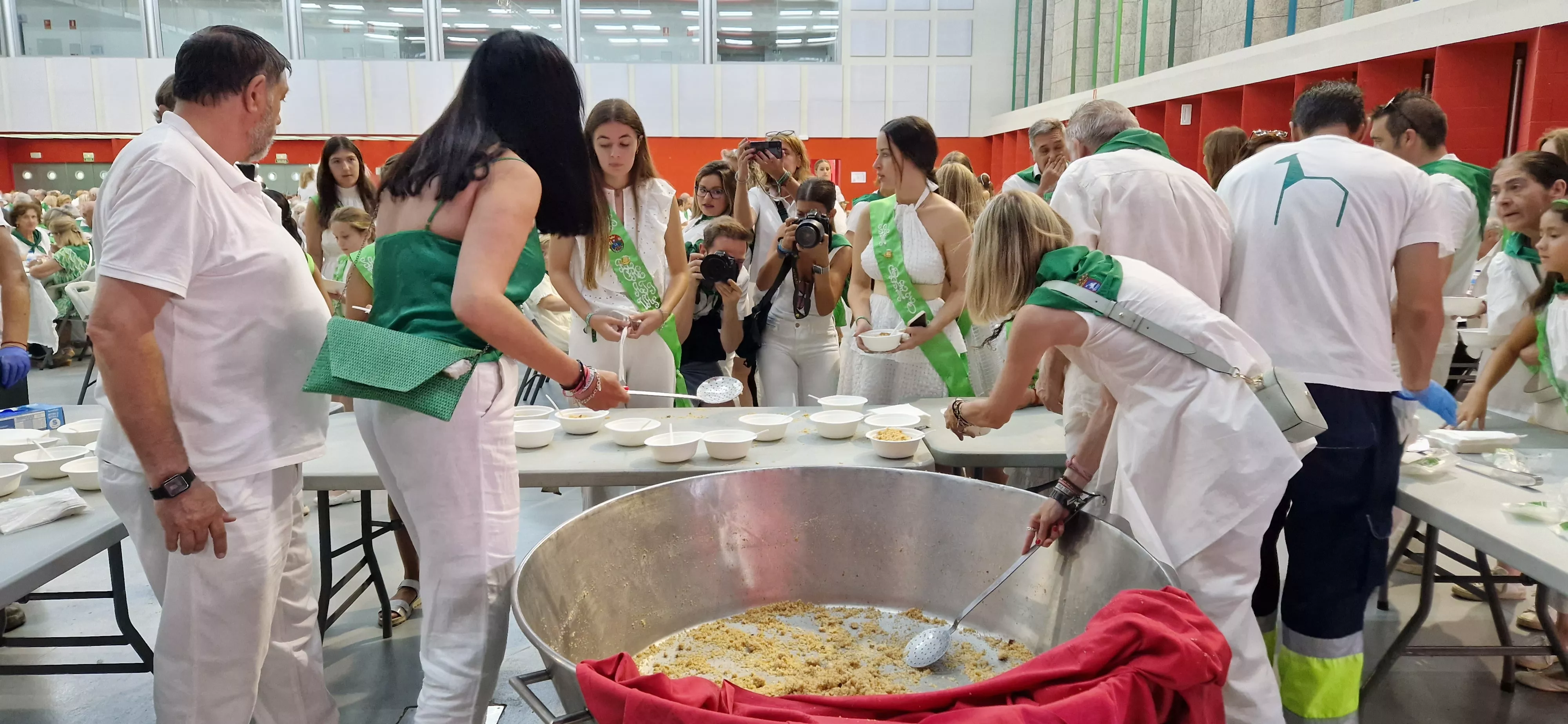 Fiesta homenaje a las personas mayores. Foto Myriam Martínez 