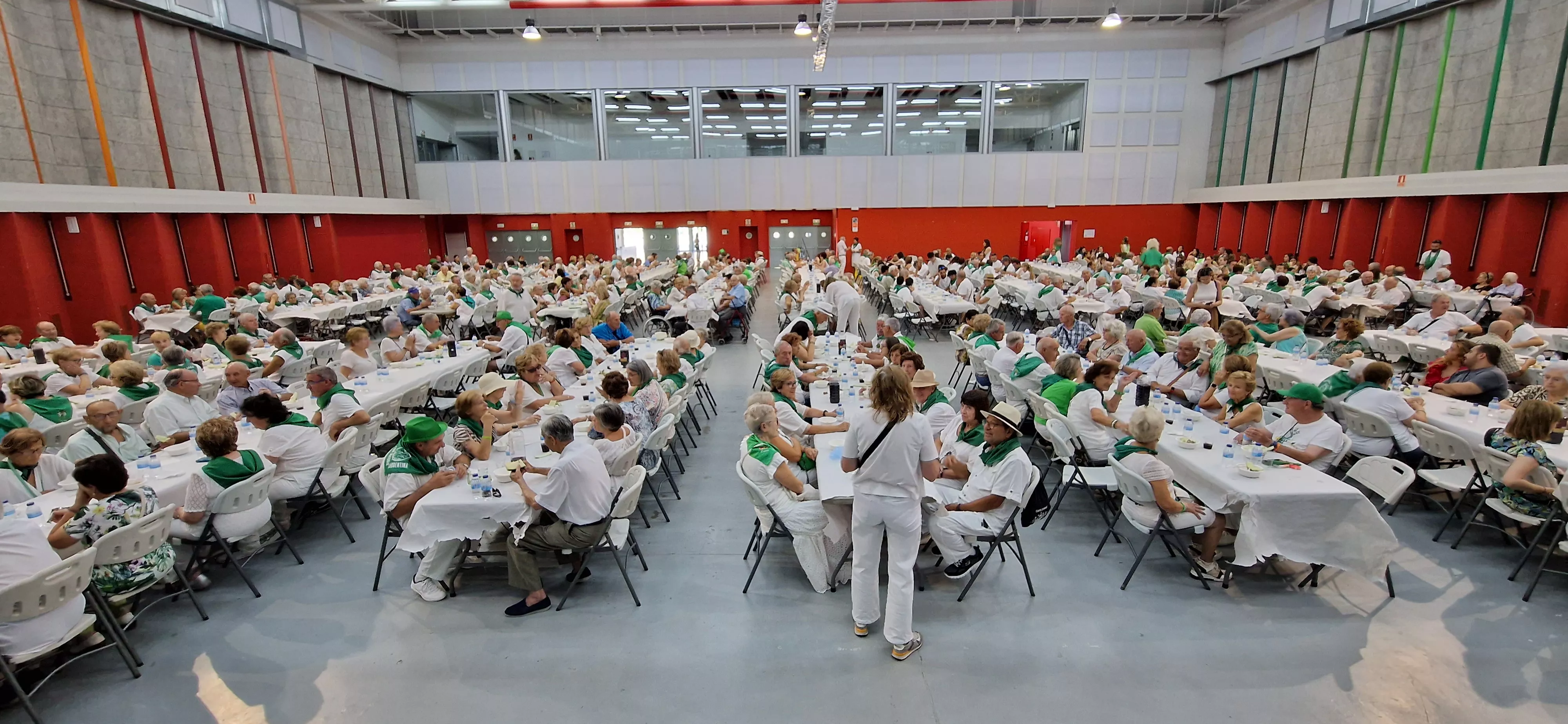 Fiesta homenaje a las personas mayores. Foto Myriam Martínez 