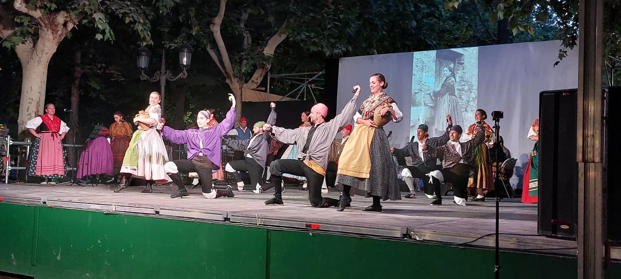 Actuación de Estirpe de Aragonia