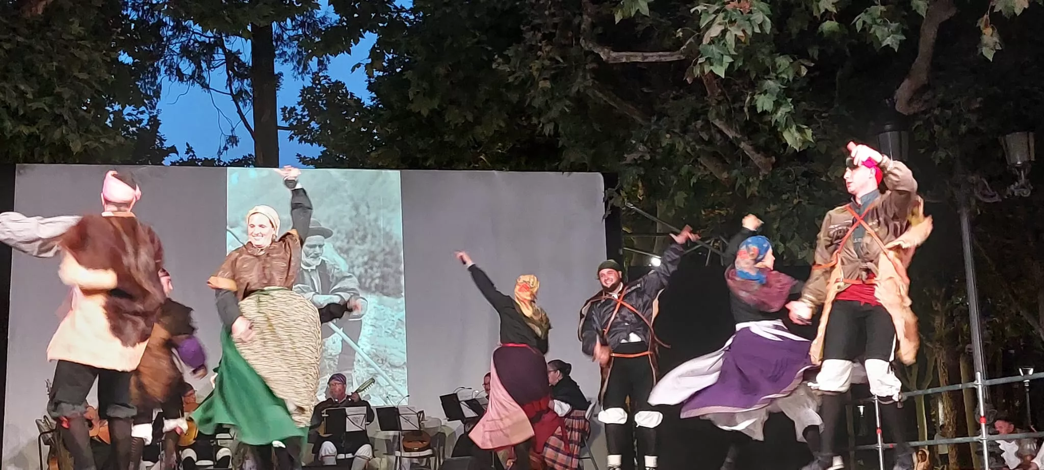 Actuación de Estirpe de Aragonia