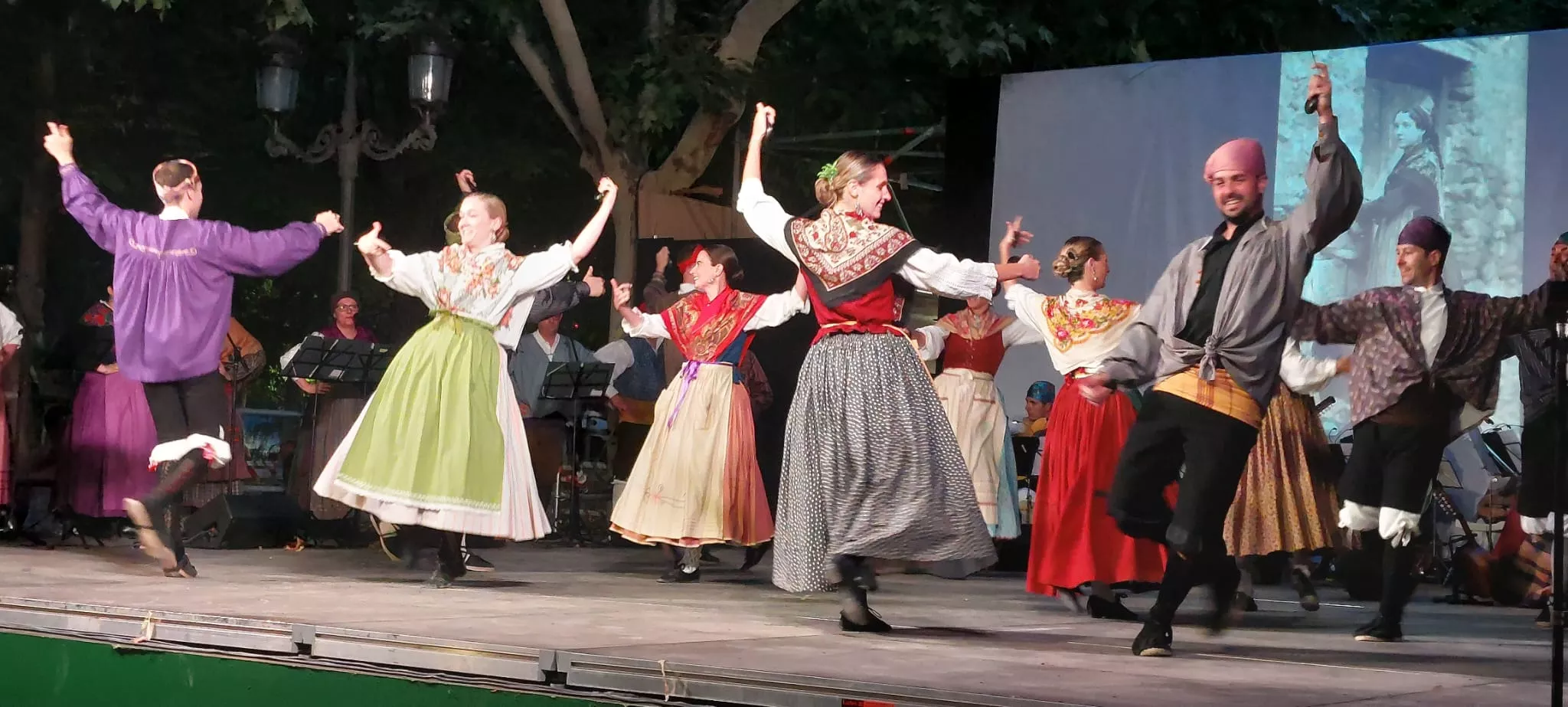 Actuación de Estirpe de Aragonia